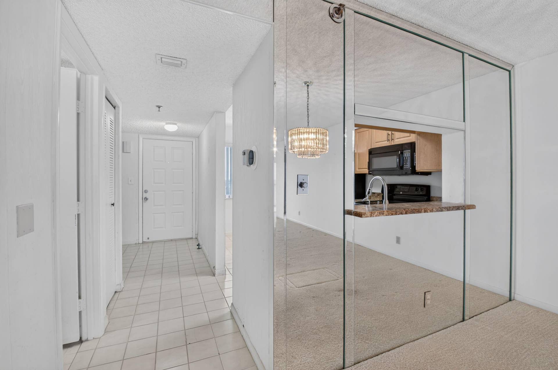 7240 Huntington Lane, #806, Delray Beach, FL 33446 Entry