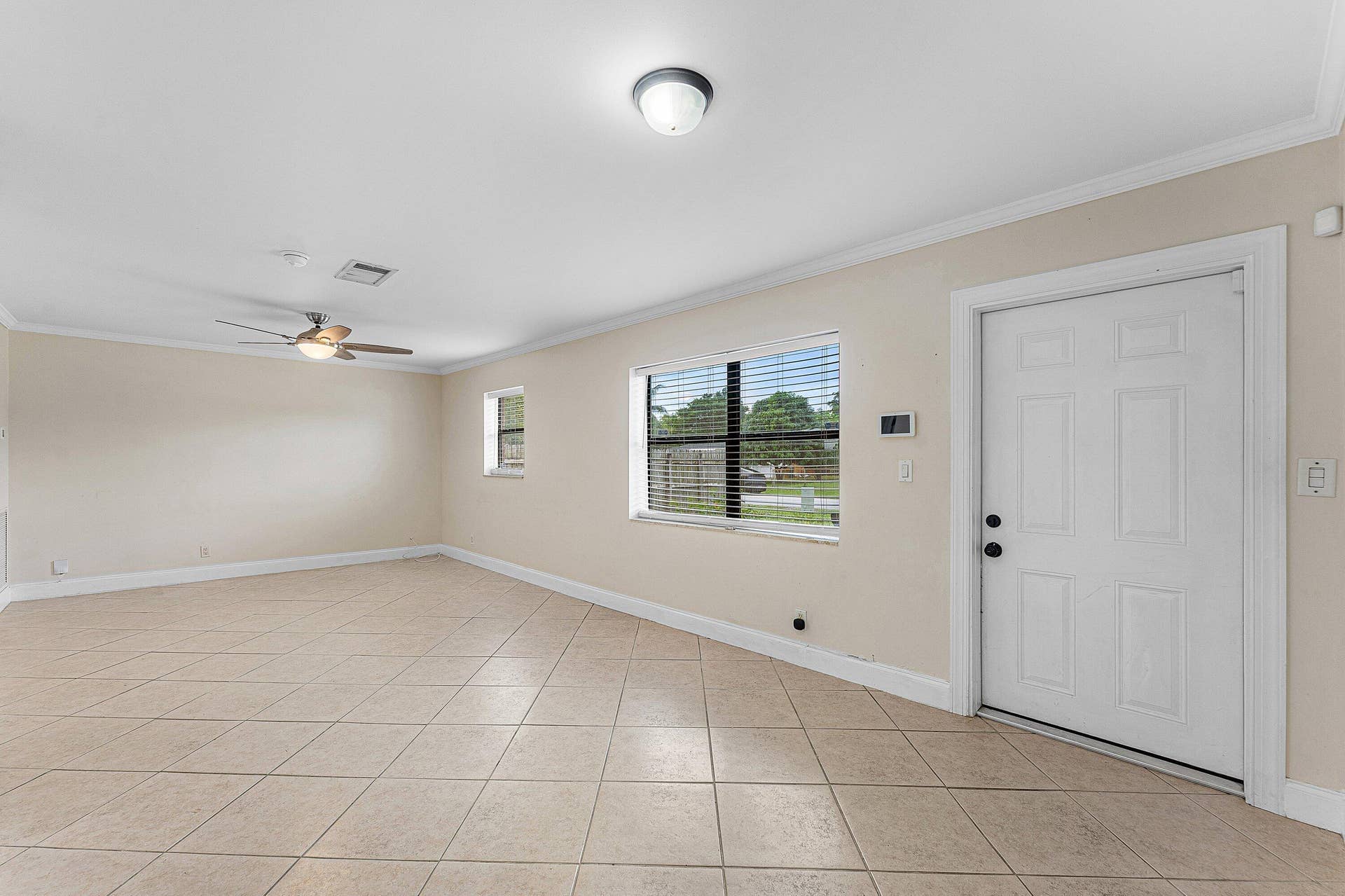 3080 NE 12TH Avenue, Pompano Beach, FL 33064 Entry