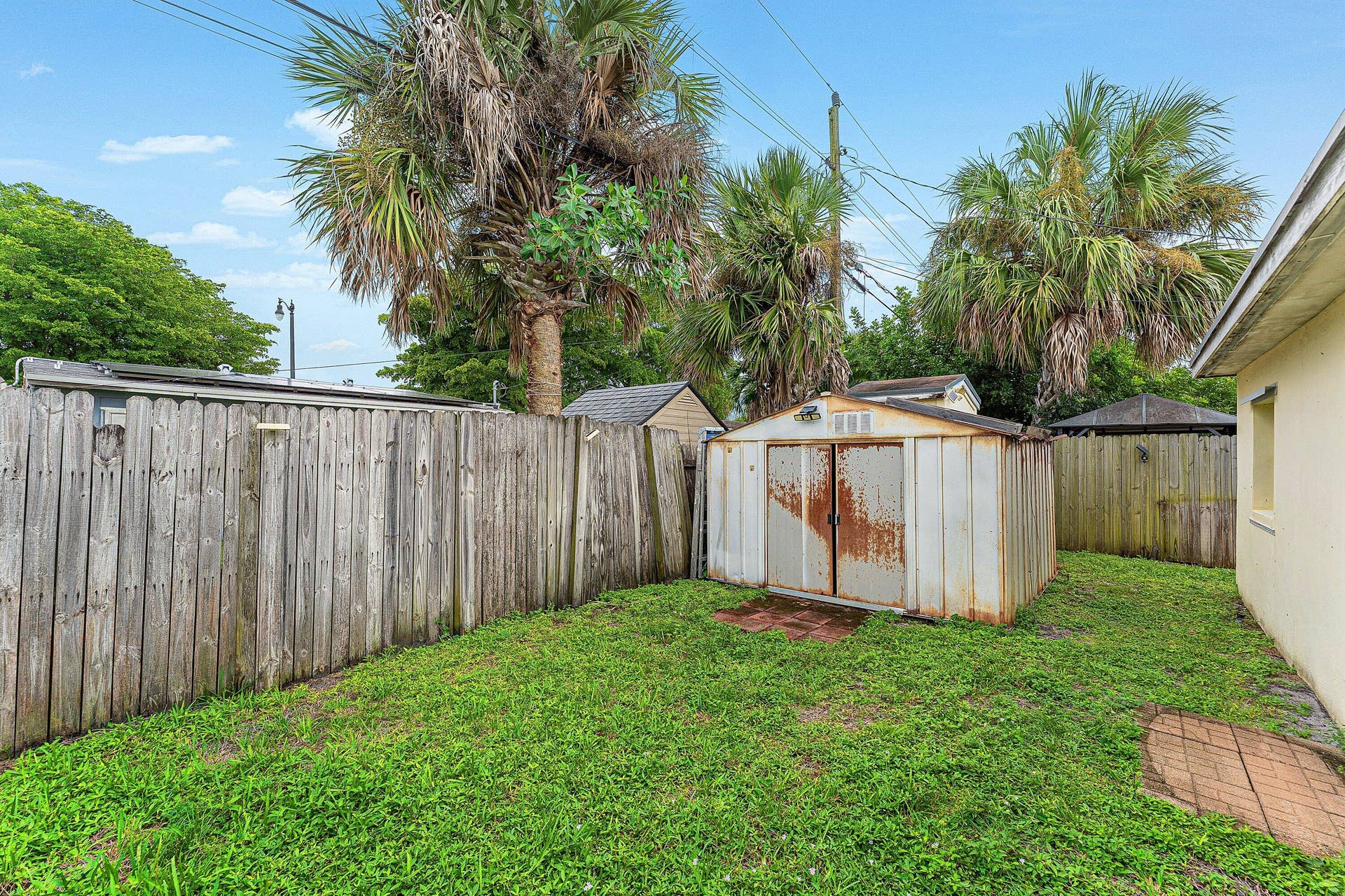 3080 NE 12TH Avenue, Pompano Beach, FL 33064 Backyard
