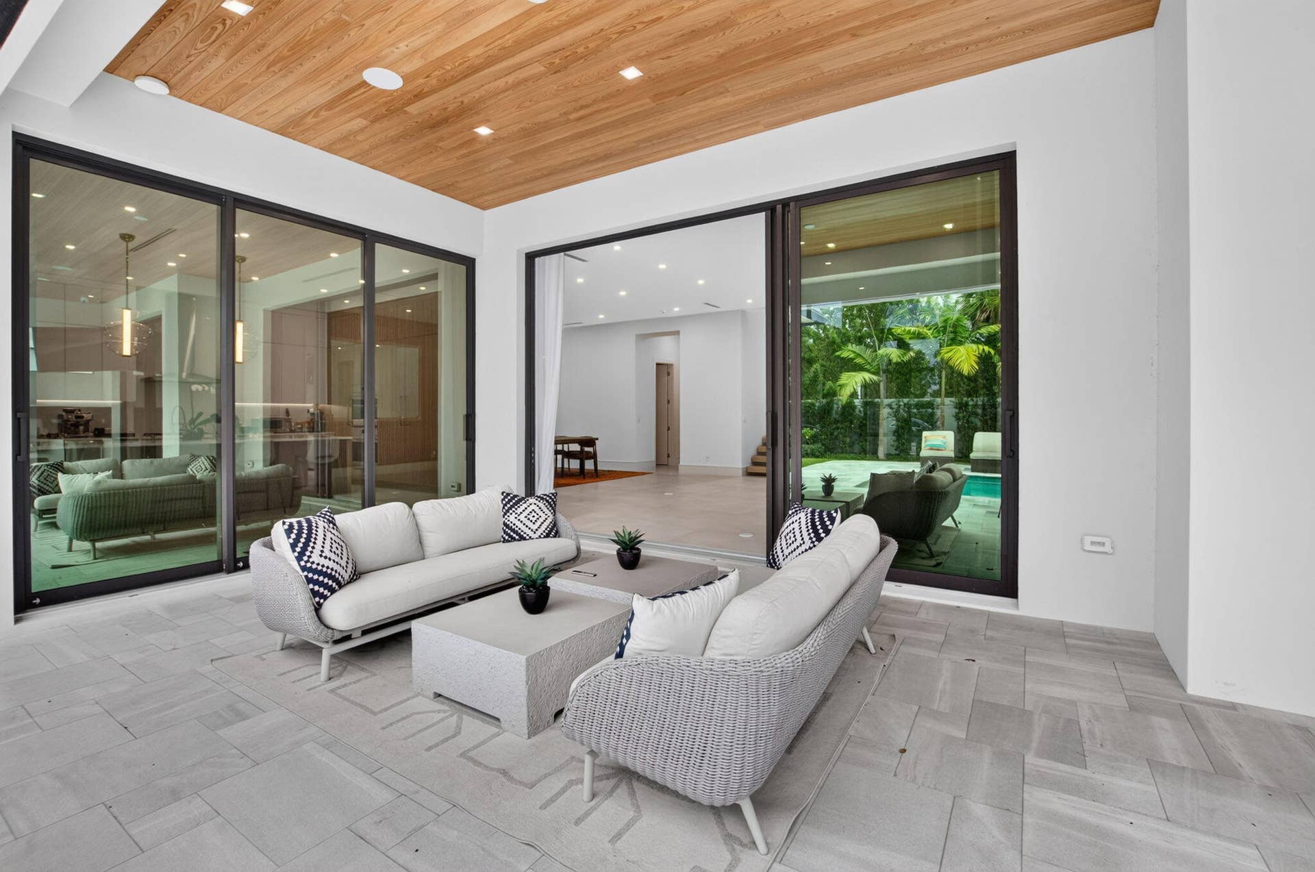 OUTDOOR LIVING SPACE