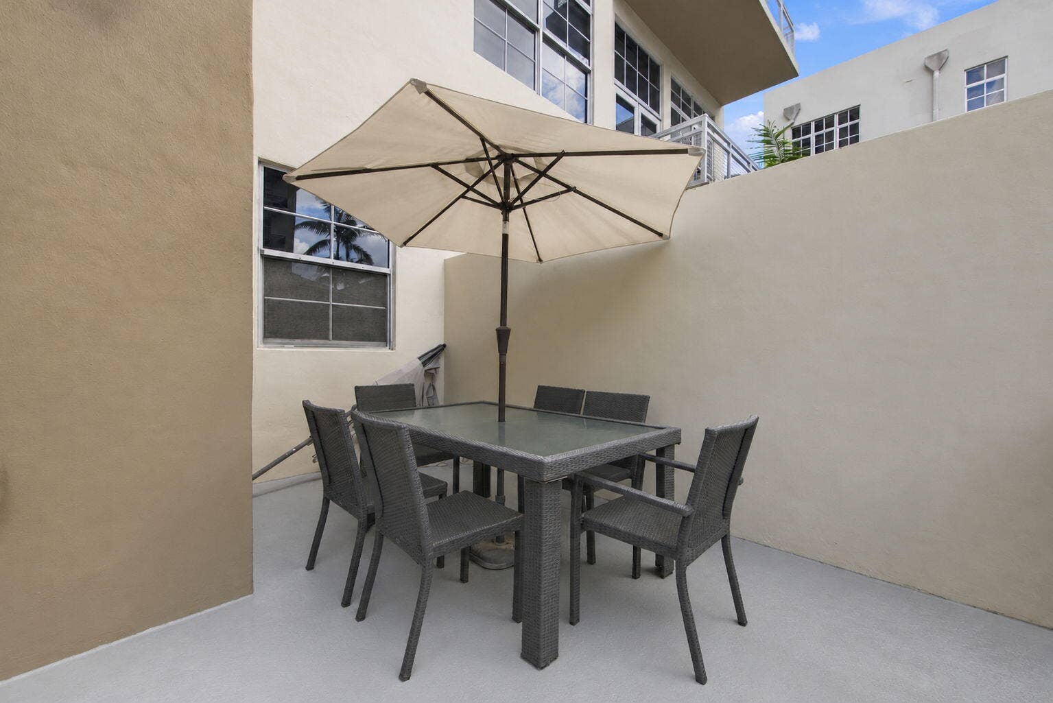 24-web-or-mls-434-nw-1st-ave-203