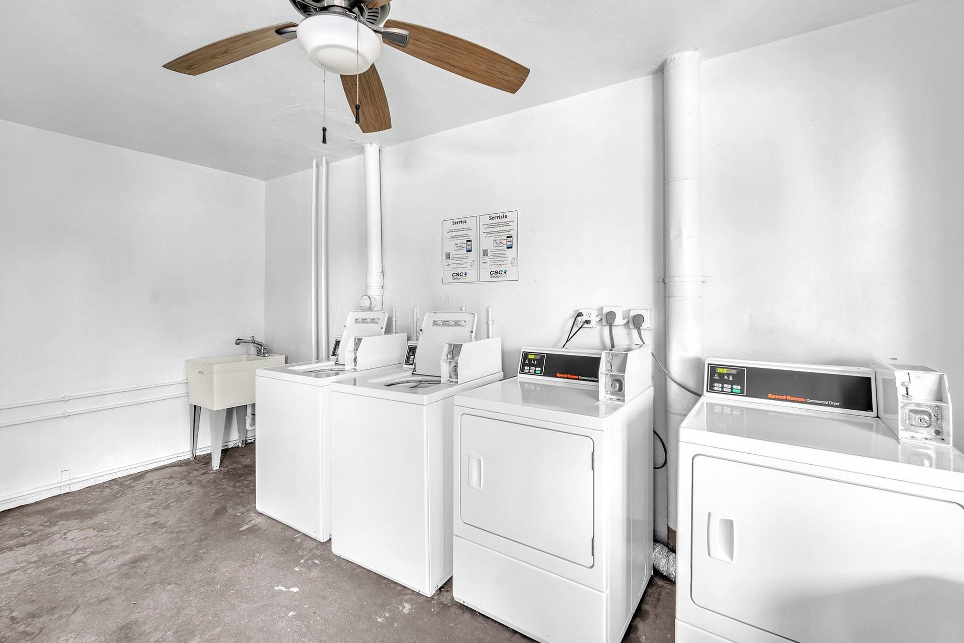 6200 NE 22ND Way, #206, Fort Lauderdale, FL 33308 Common laundry