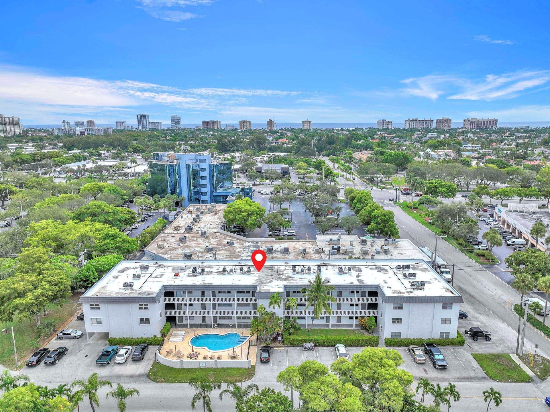 6200 NE 22ND Way, #206, Fort Lauderdale, FL 33308 Front of the condo building