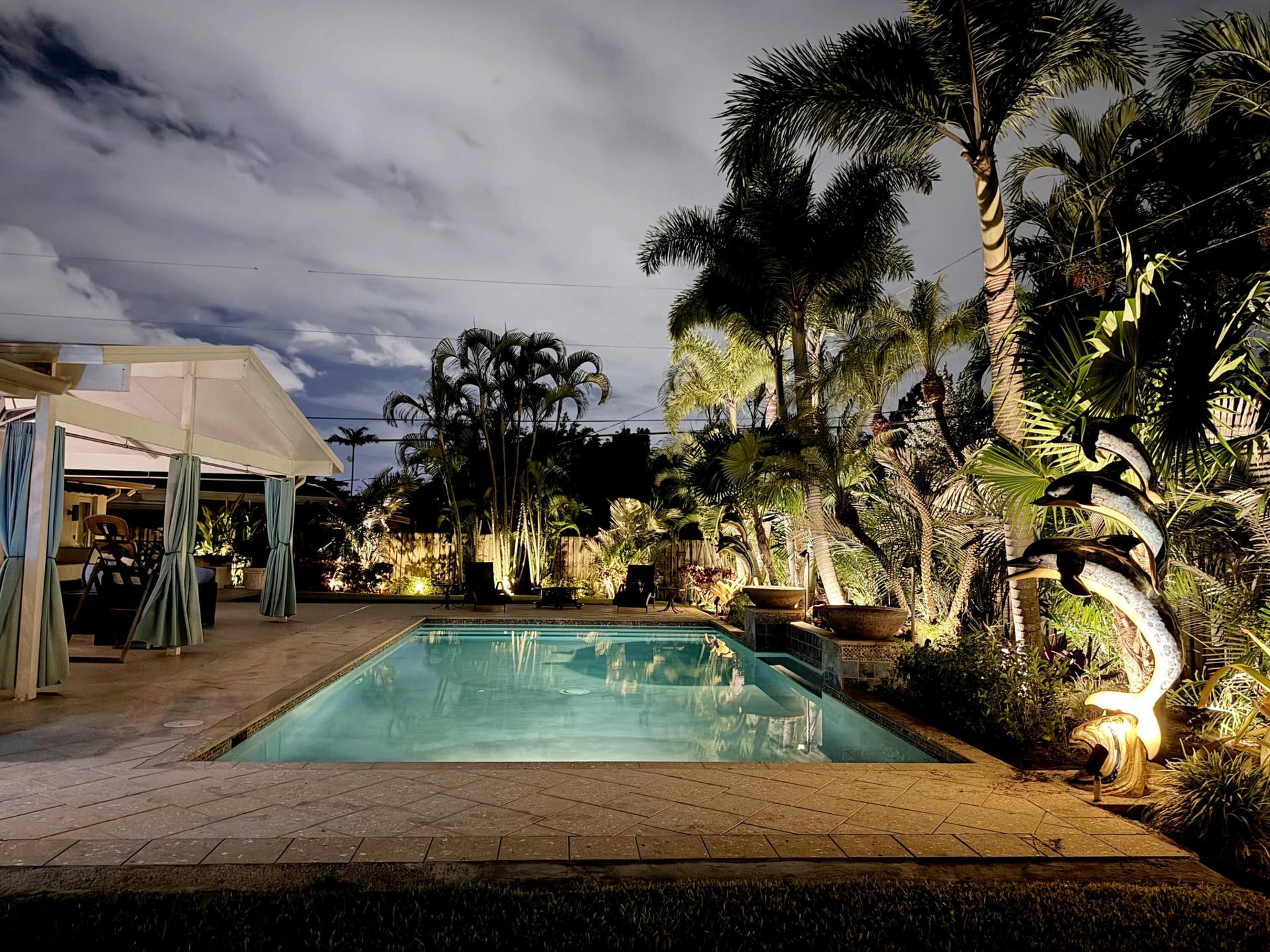 2317 NW 6th Avenue, Wilton Manors, FL 33311 Night view