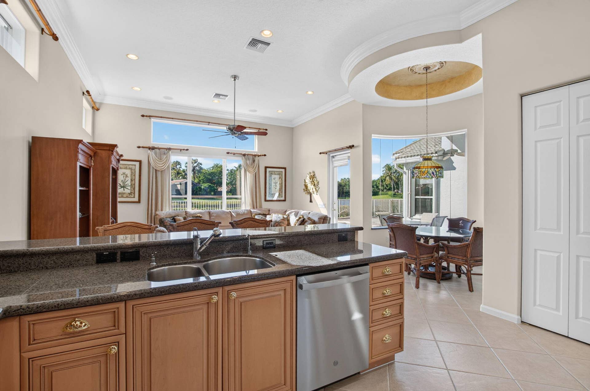 7657 ROYALE RIVER Lane, Lake Worth, FL 33467 Kitchen Gathering Rm