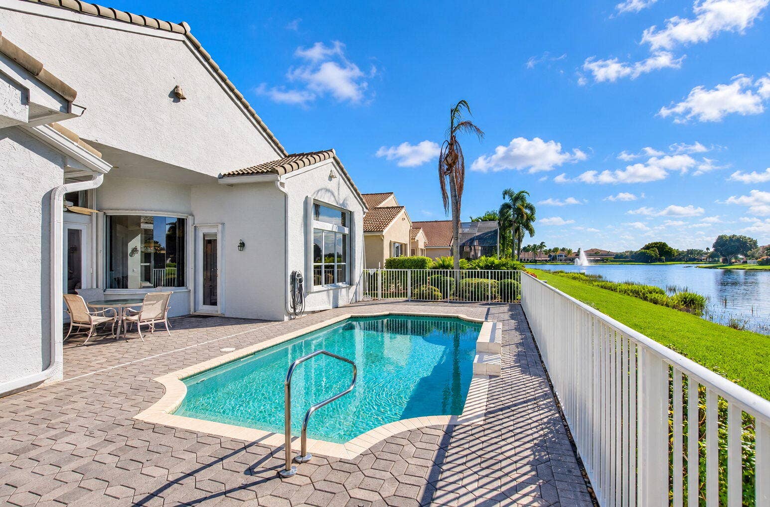 7657 ROYALE RIVER Lane, Lake Worth, FL 33467 Fountain view