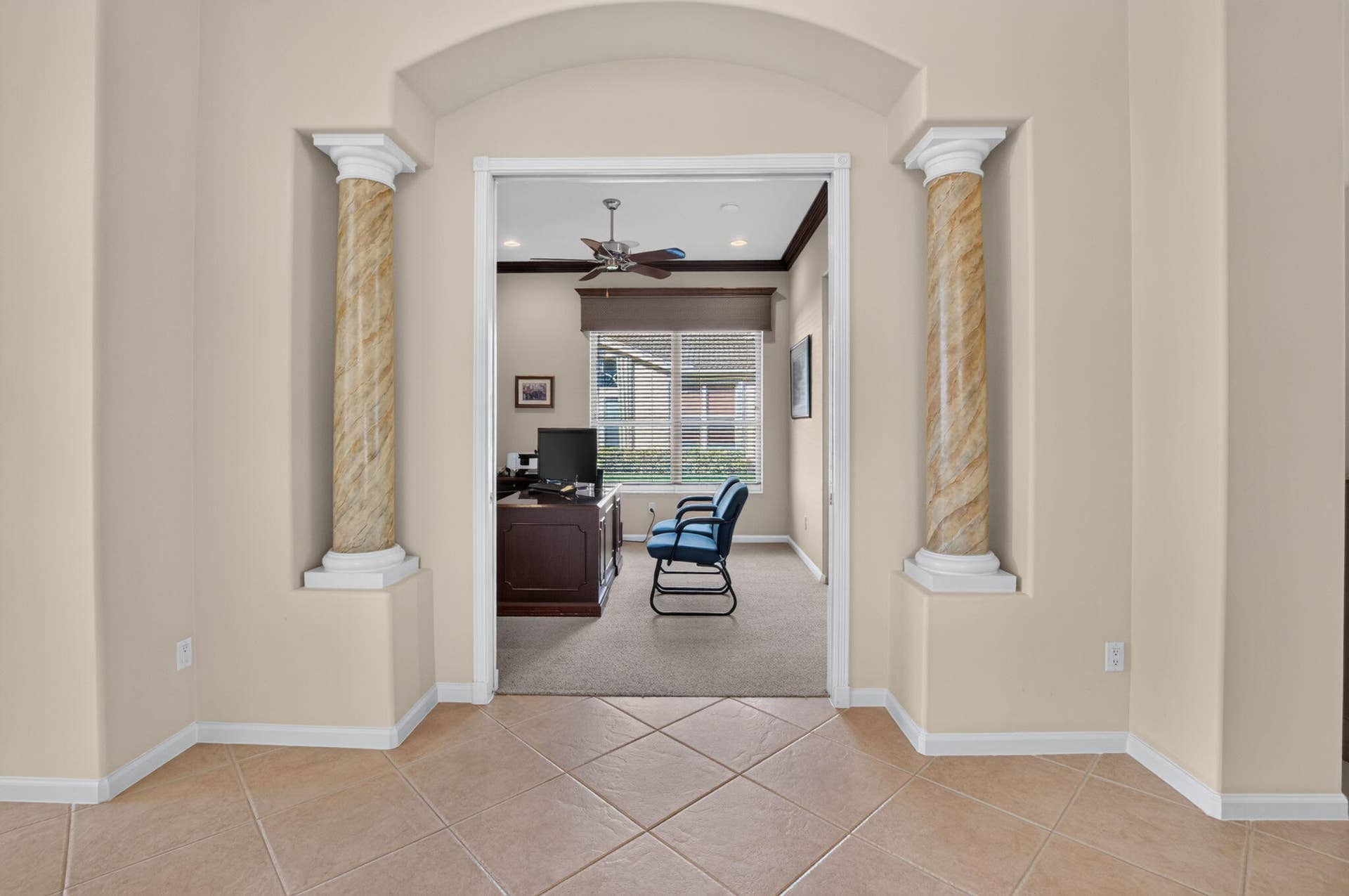 7657 ROYALE RIVER Lane, Lake Worth, FL 33467 Office entrance