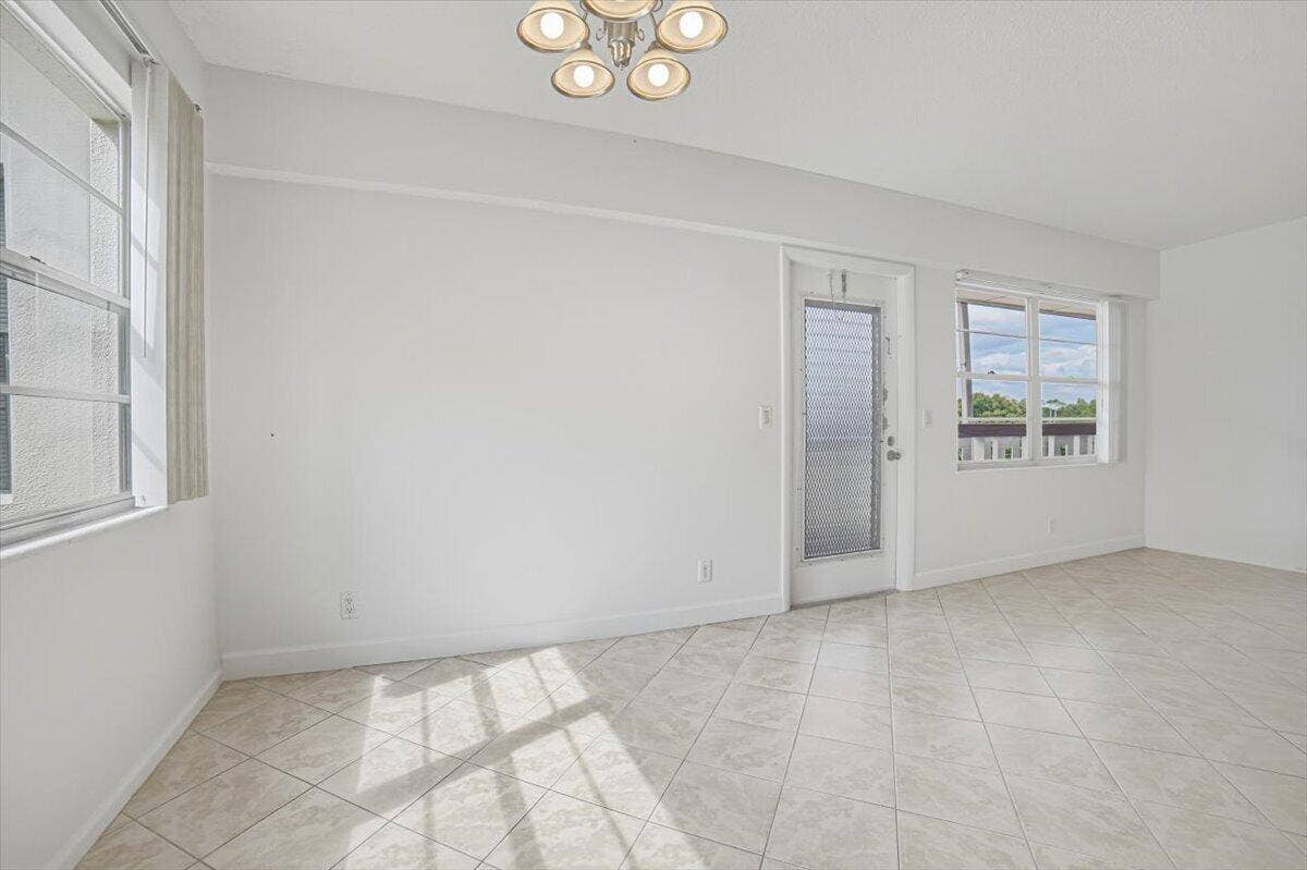 Dining area2