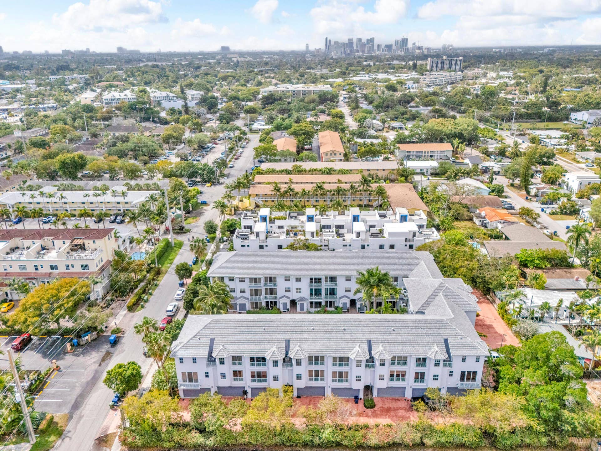2725 NE 8TH Avenue, #112, Wilton Manors, FL 33334 cunningham-aerial (3)