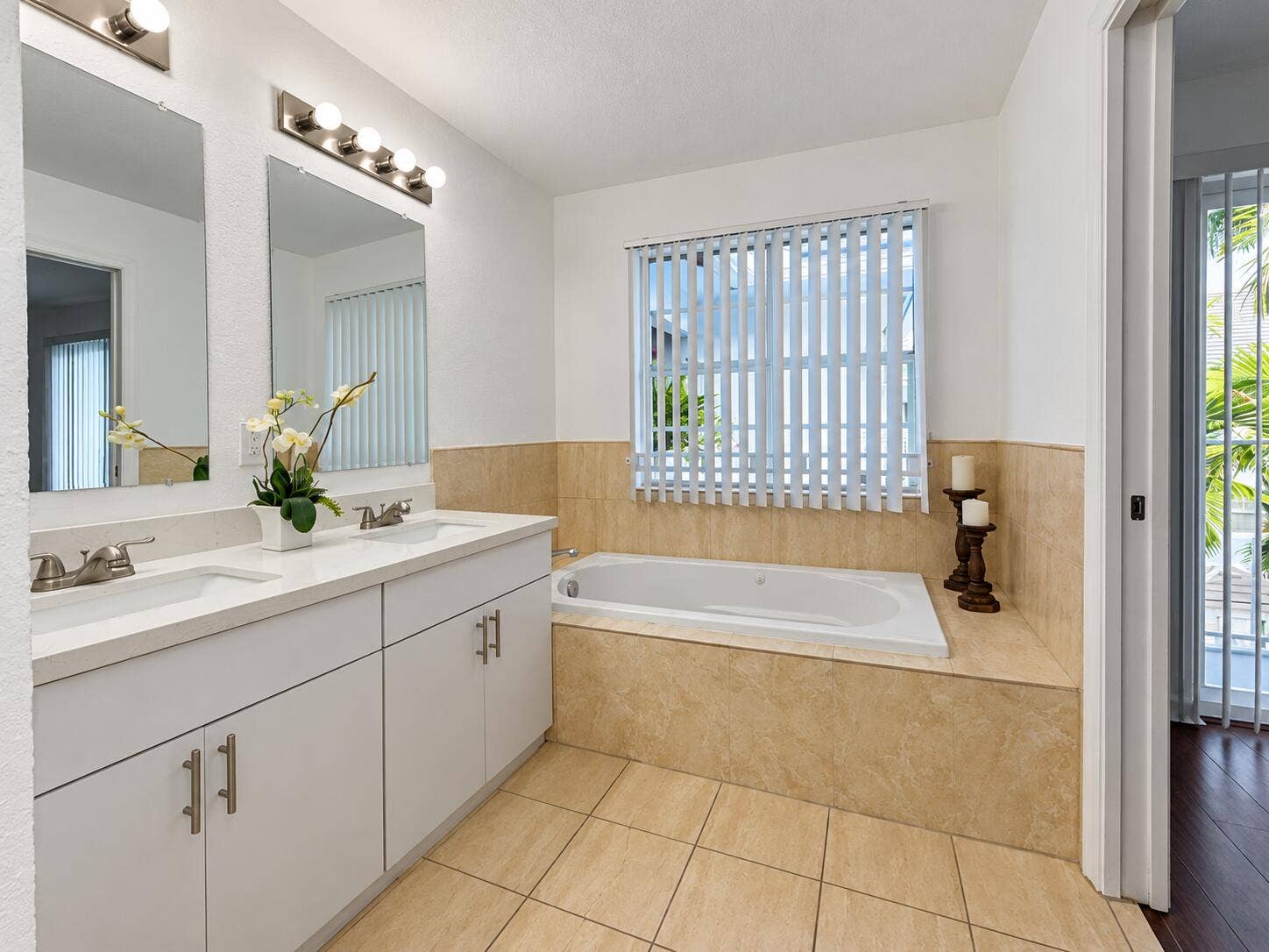 2725 NE 8TH Avenue, #112, Wilton Manors, FL 33334 Brightened, straightened home interior-6