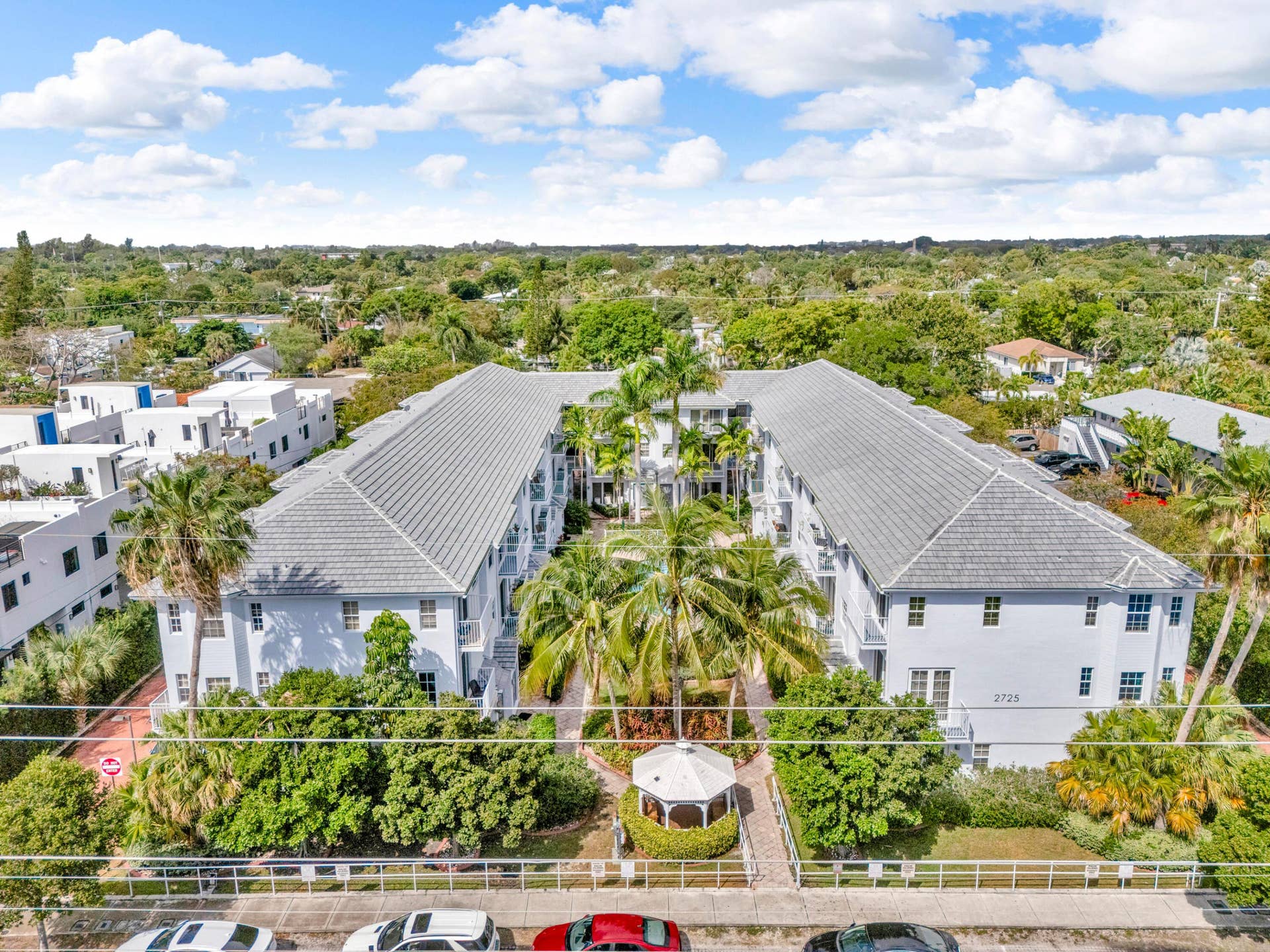 2725 NE 8TH Avenue, #112, Wilton Manors, FL 33334 cunningham-aerial (1)
