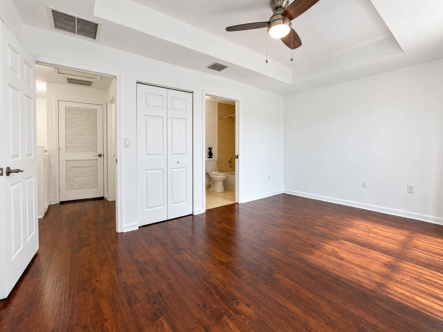 2725 NE 8TH Avenue, #112, Wilton Manors, FL 33334 Brightened, straightened home interior-5