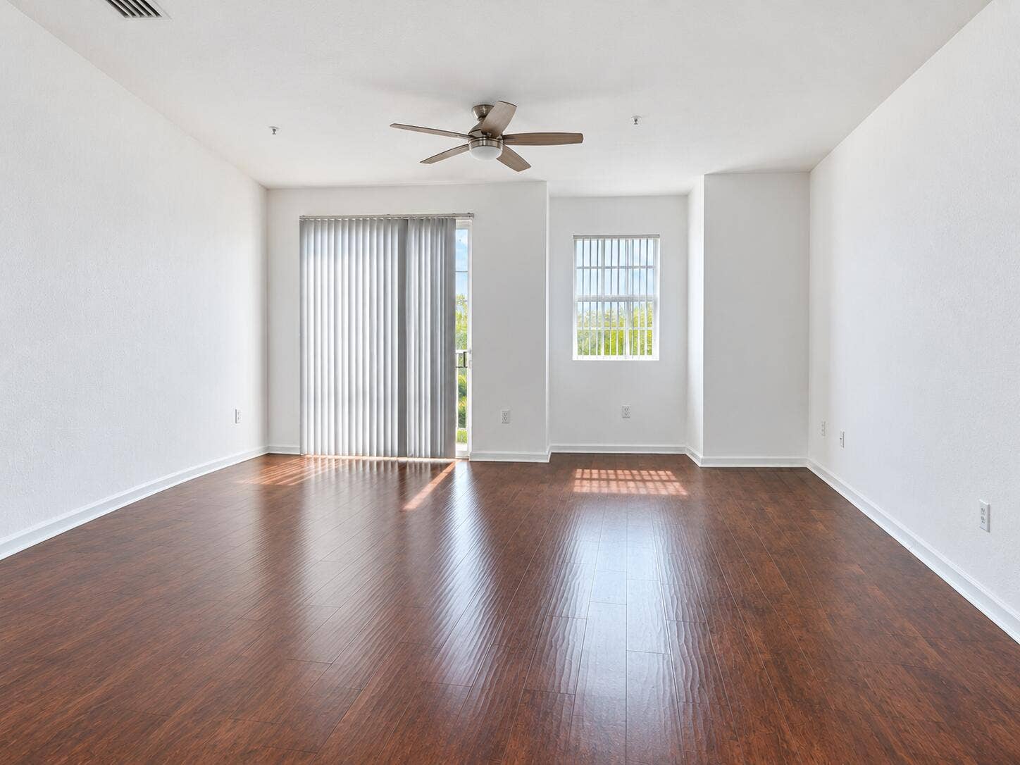 2725 NE 8TH Avenue, #112, Wilton Manors, FL 33334 Bright, straightened real estate interio