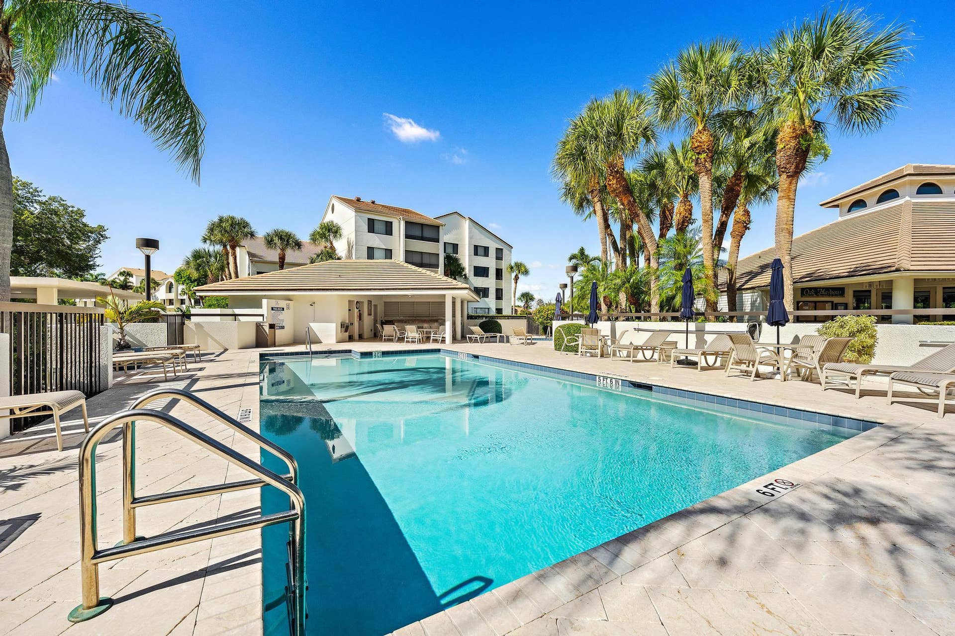 514 OAK HARBOUR Drive, Juno Beach, FL 33408 Oak Harbour Dr b4-7