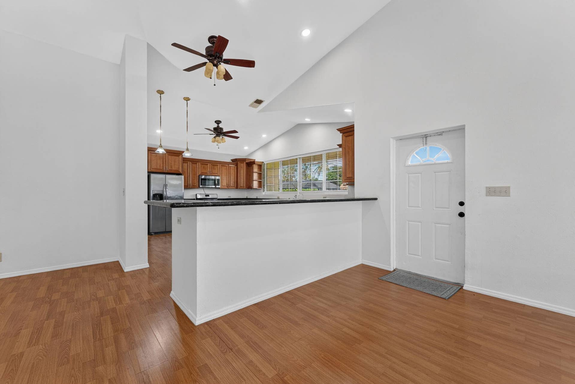 4361 NE 13TH Terrace, Oakland Park, FL 33334 Open concept with vaulted ceilings