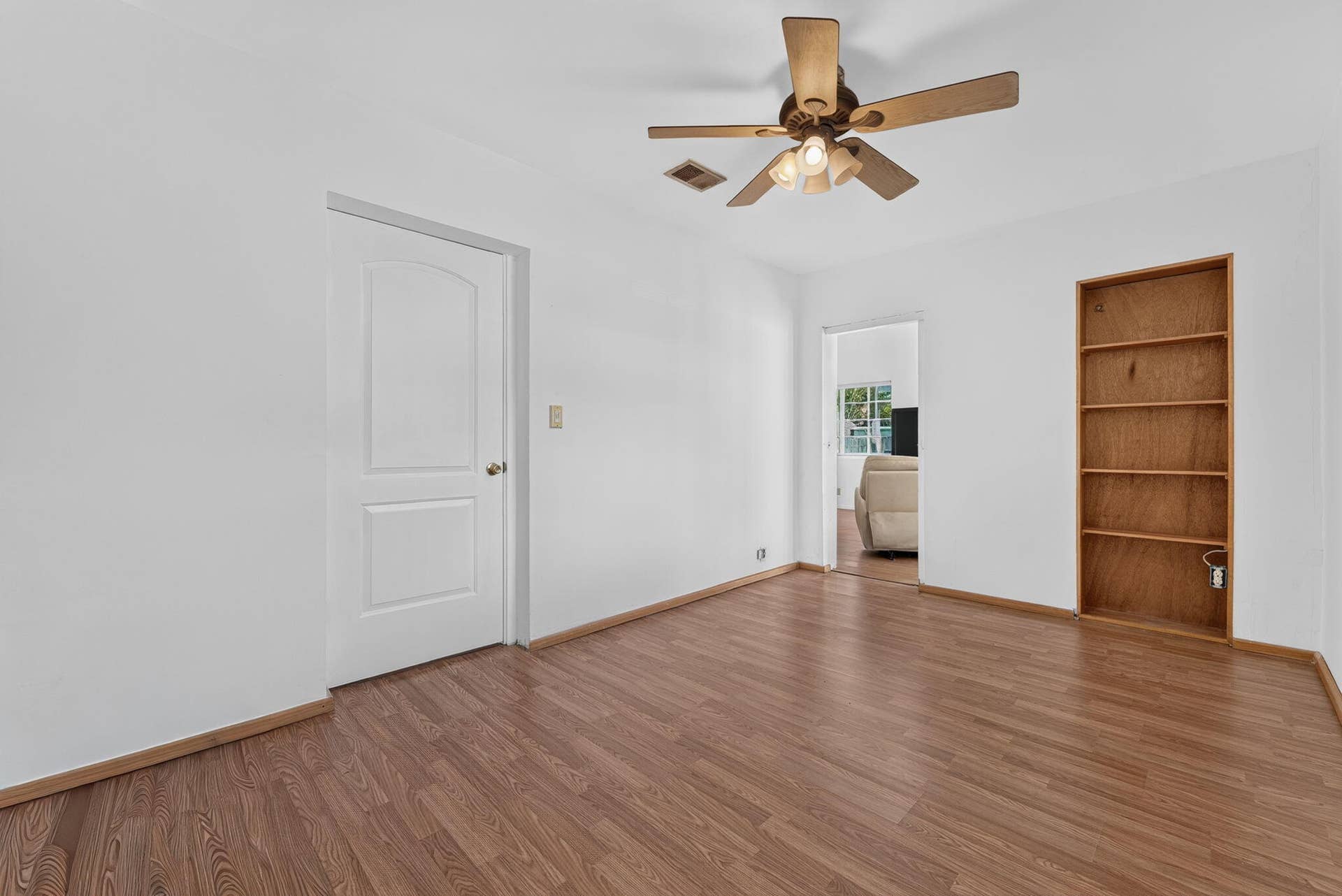 4361 NE 13TH Terrace, Oakland Park, FL 33334 Bonus - flex room unfurnished