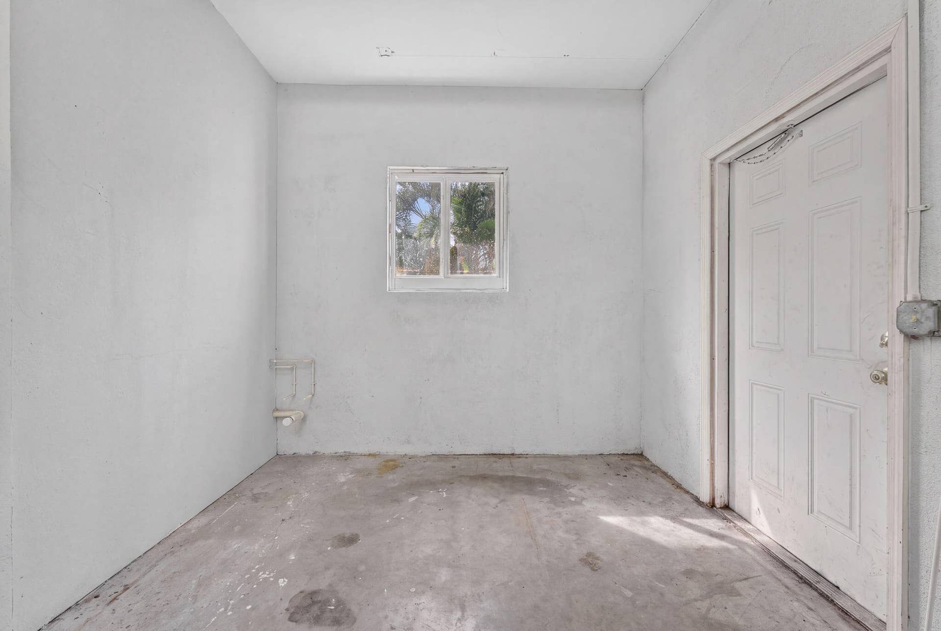 4361 NE 13TH Terrace, Oakland Park, FL 33334 Plumbing hook up for potential kitchen (subject to zoning and permitting)