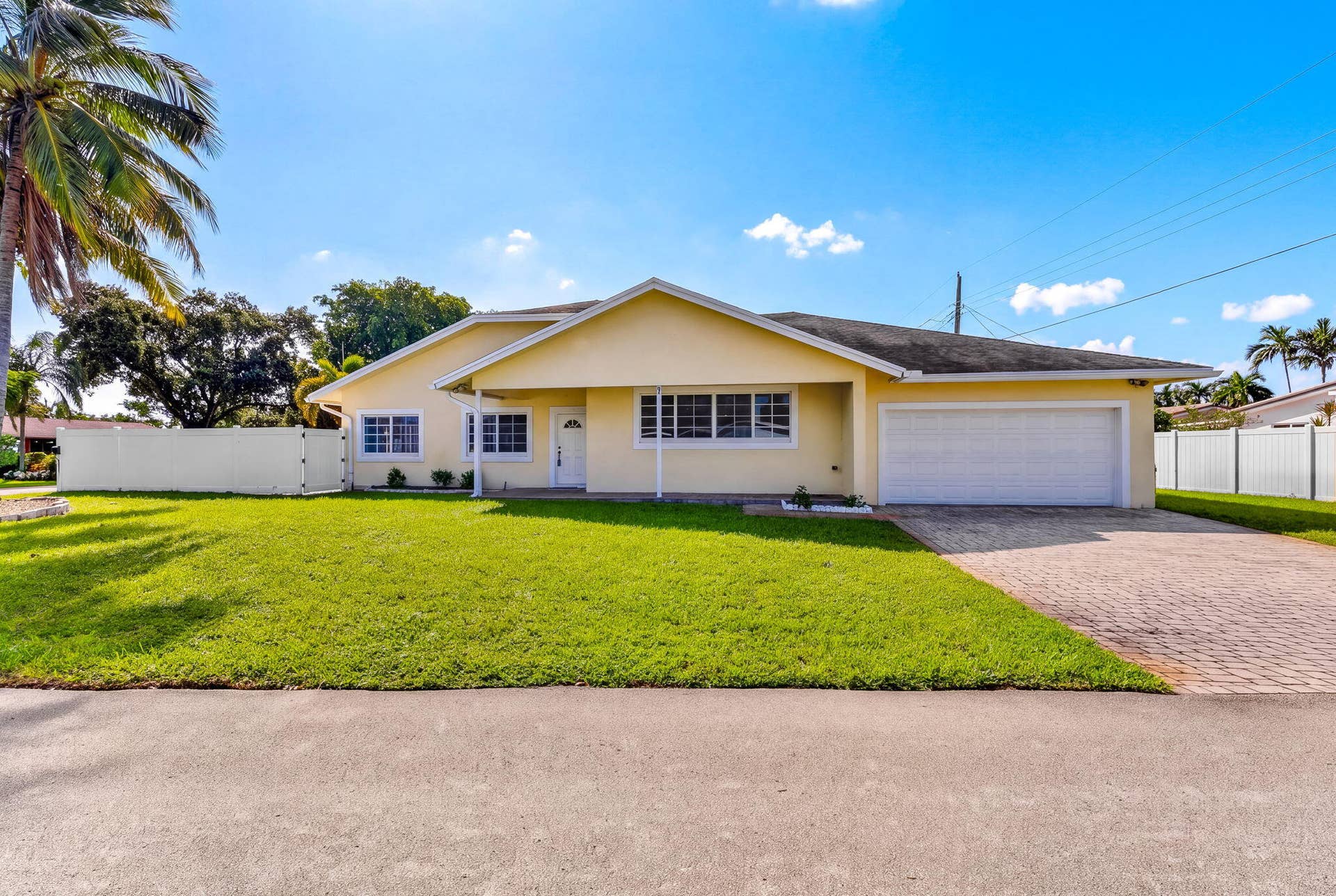 4361 NE 13TH Terrace, Oakland Park, FL 33334 2-web-or-mls-DSC00917_360MEDIA