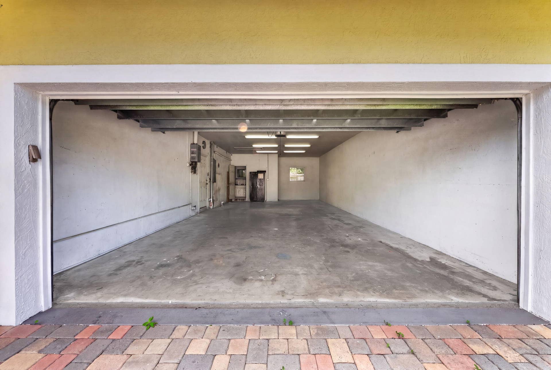 4361 NE 13TH Terrace, Oakland Park, FL 33334 4 car garage (back can potentially be converted to an in-law suite or rental apt. (subject to zoning and permitting)