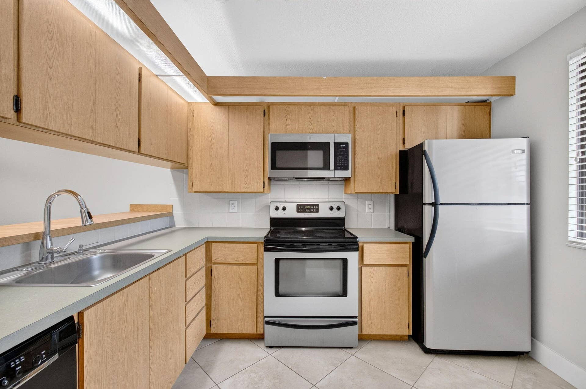 6169 Balboa Circle, #103, Boca Raton, FL 33433 Kitchen