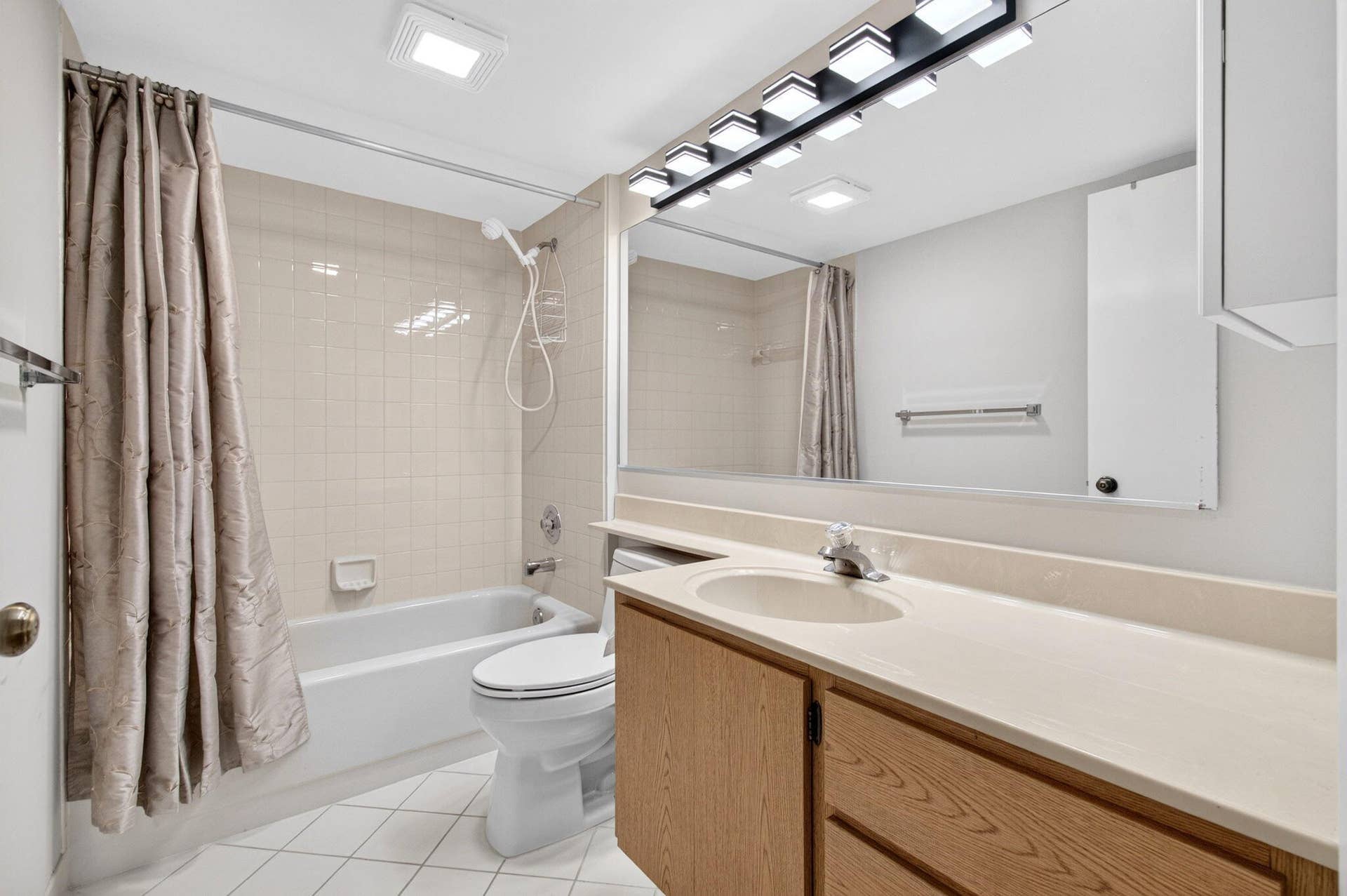 6169 Balboa Circle, #103, Boca Raton, FL 33433 52-web-or-mls-DSC_4656
