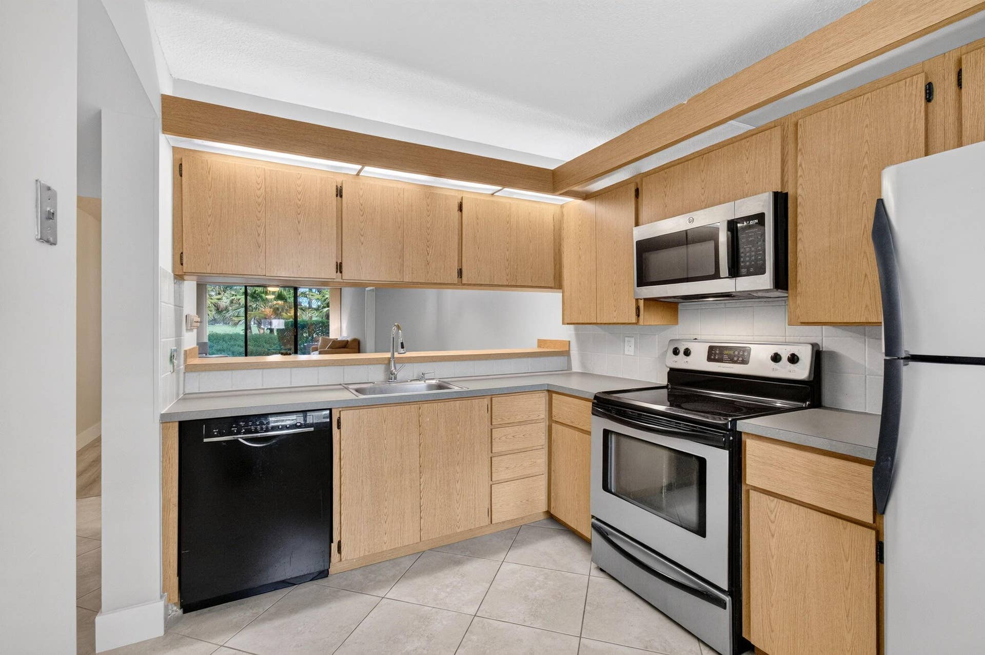 6169 Balboa Circle, #103, Boca Raton, FL 33433 Kitchen