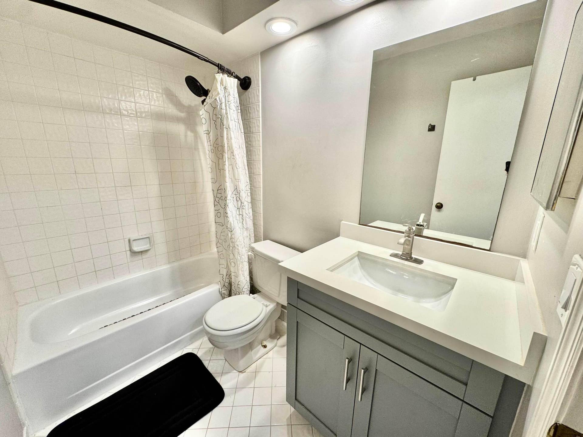 Guest Full Bathroom