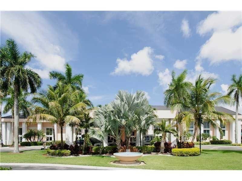 10411 E CLAIRMONT Circle, #211, Tamarac, FL 33321 Photo 18