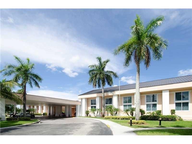 10411 E CLAIRMONT Circle, #211, Tamarac, FL 33321 Photo 19