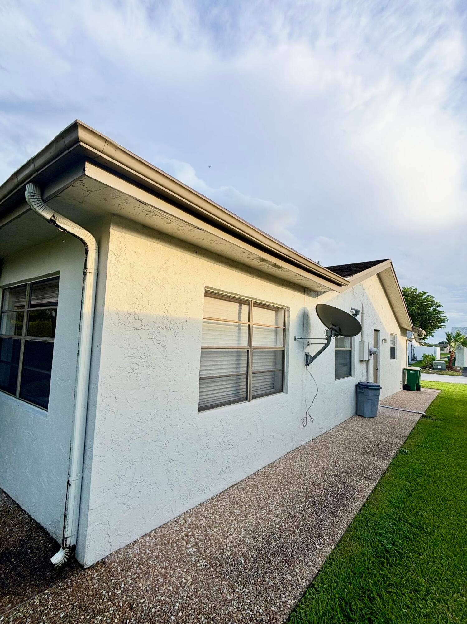 9521 NW 83rd Street, Tamarac, FL 33321 Great condition roof and walls