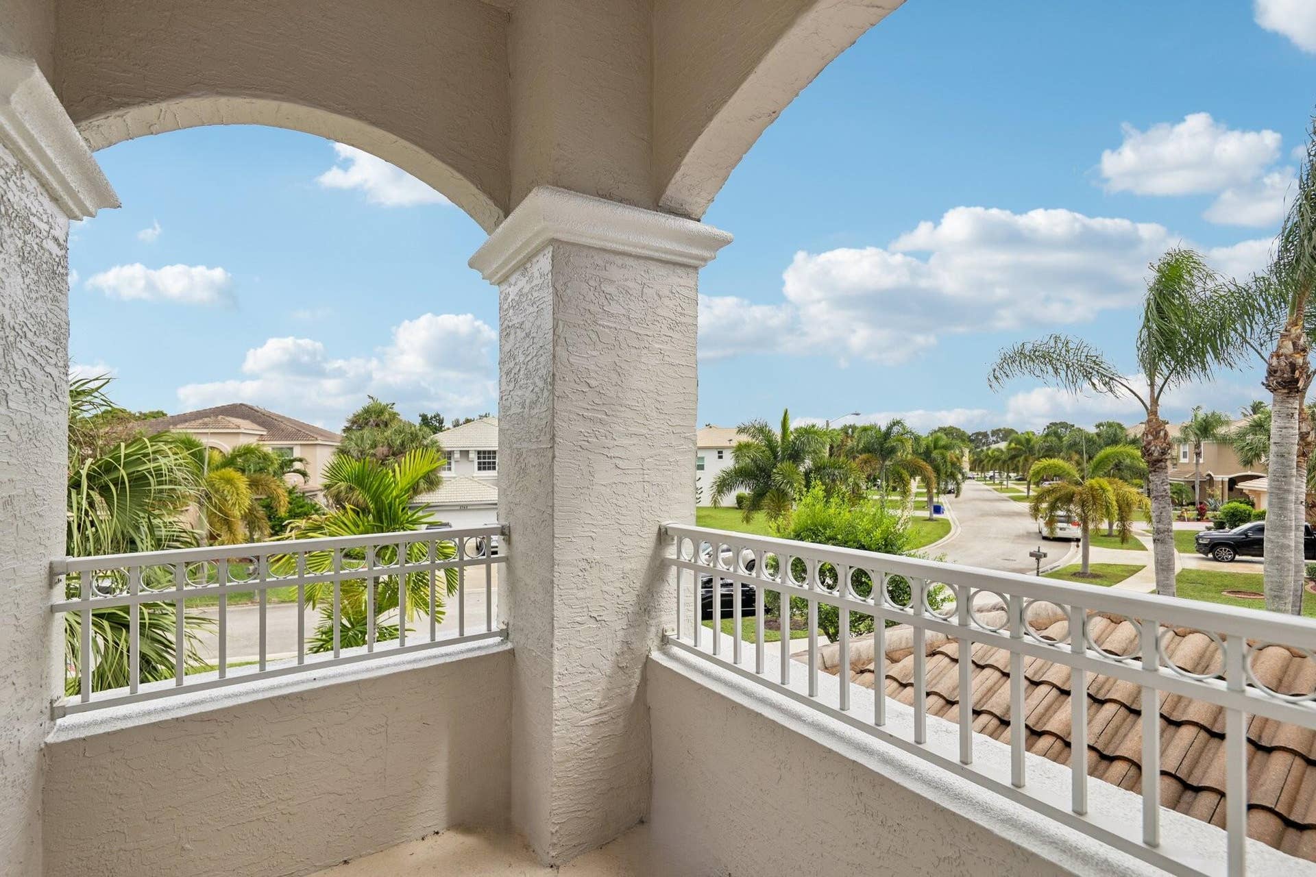 41-web-or-mls-Misty Oaks Cir-S2610-041