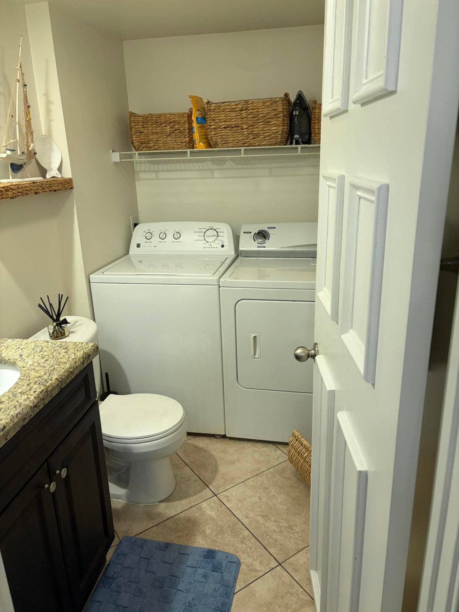 4506 45th Way, West Palm Beach, FL 33407 guest bathroom/laundry room