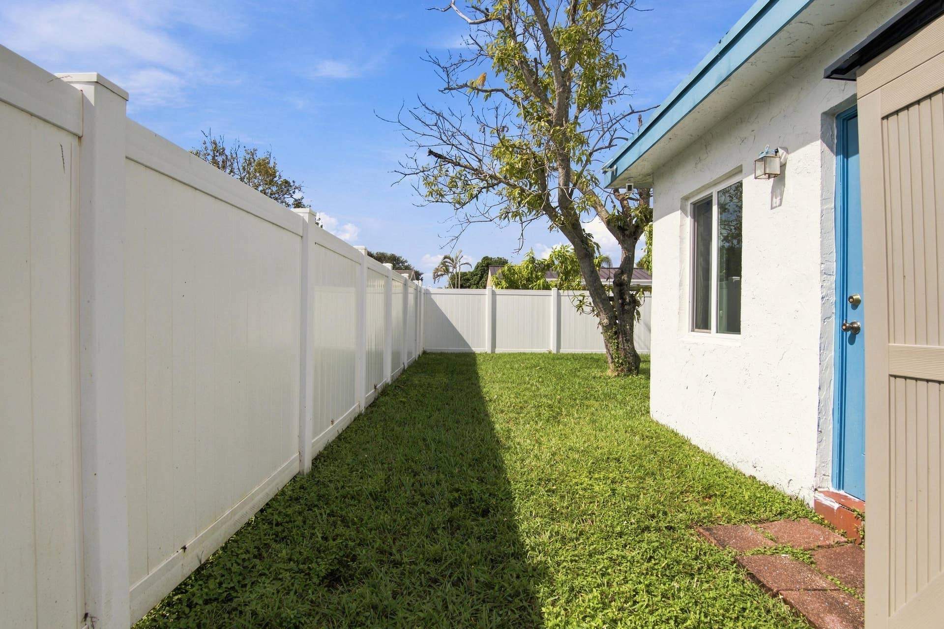 8121 NW 93RD Avenue, Tamarac, FL 33321 8121_NW_93rd_Ave_006