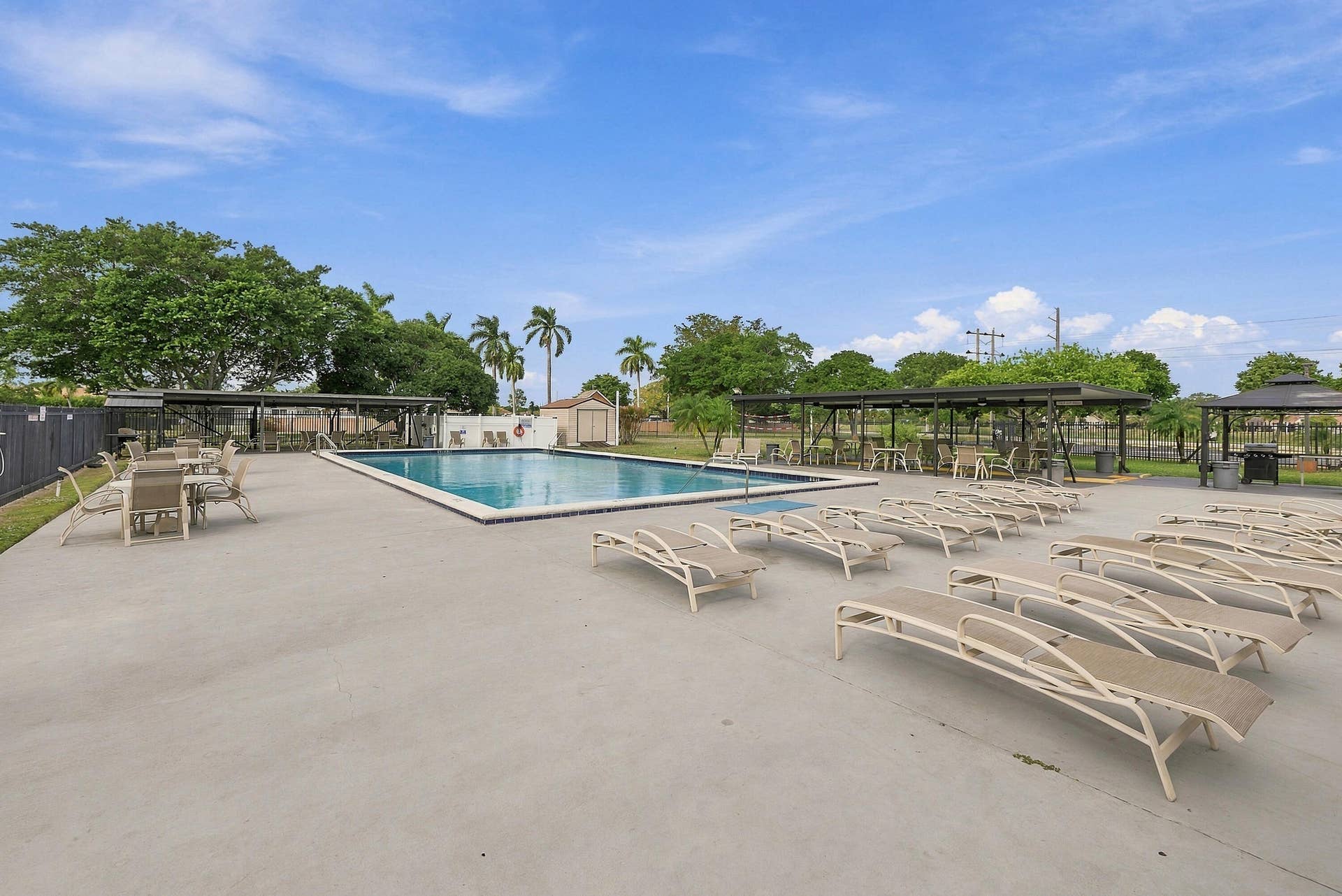 8121 NW 93RD Avenue, Tamarac, FL 33321 8121_NW_93rd_Ave_046