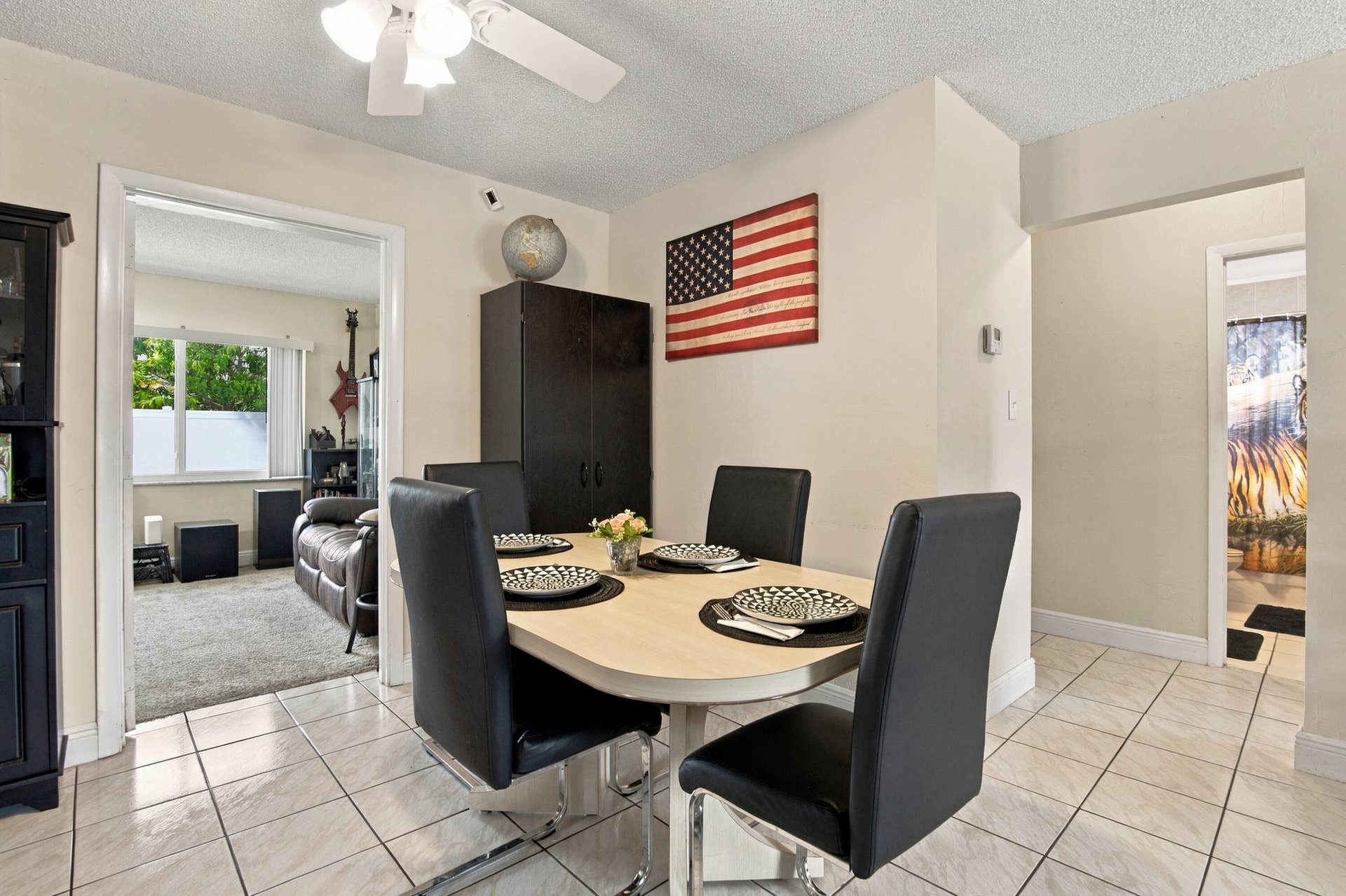 8121 NW 93RD Avenue, Tamarac, FL 33321 8121_NW_93rd_Ave_031