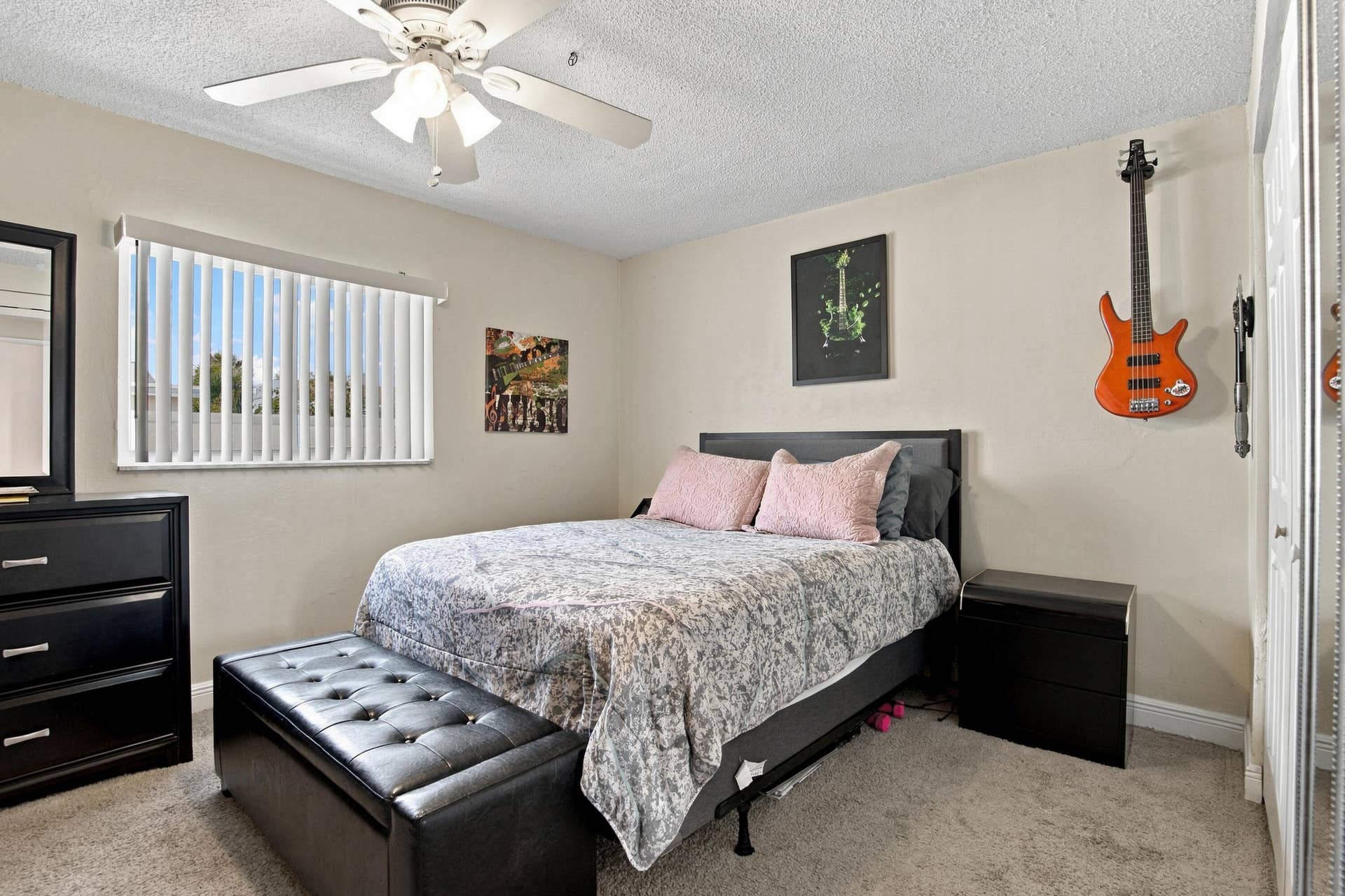 8121 NW 93RD Avenue, Tamarac, FL 33321 8121_NW_93rd_Ave_018