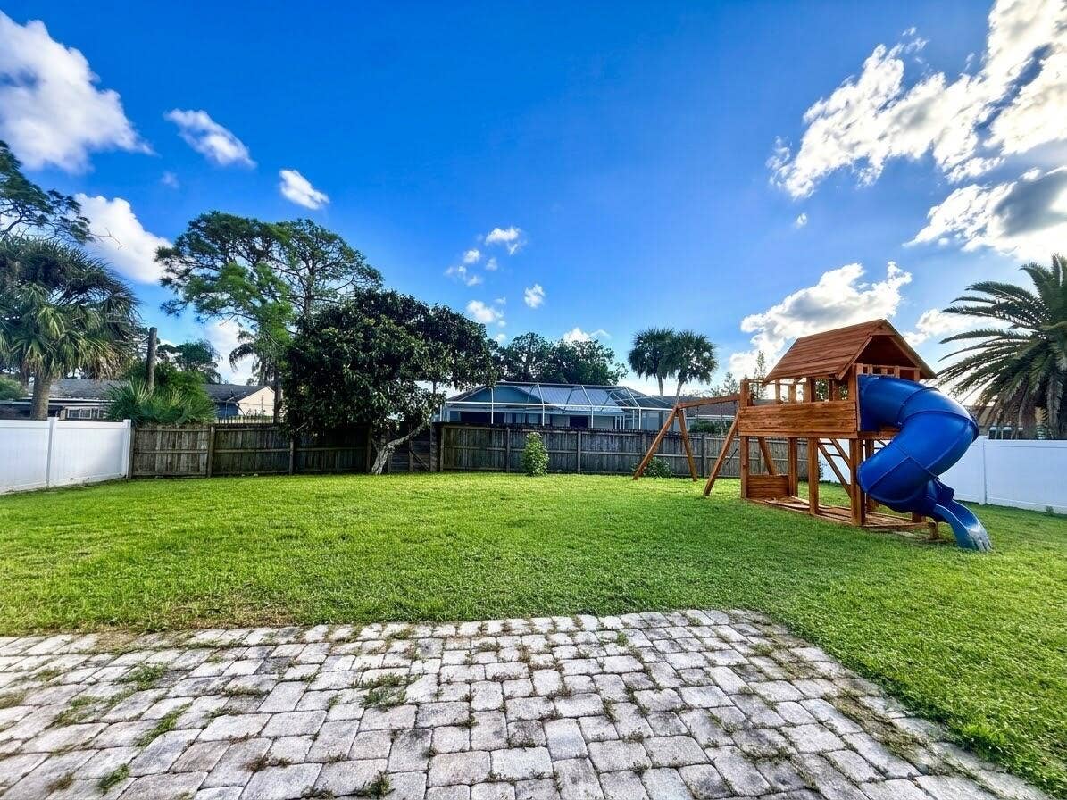 972 Canton Street NW, Palm Bay, FL 32907 actual backyard photo