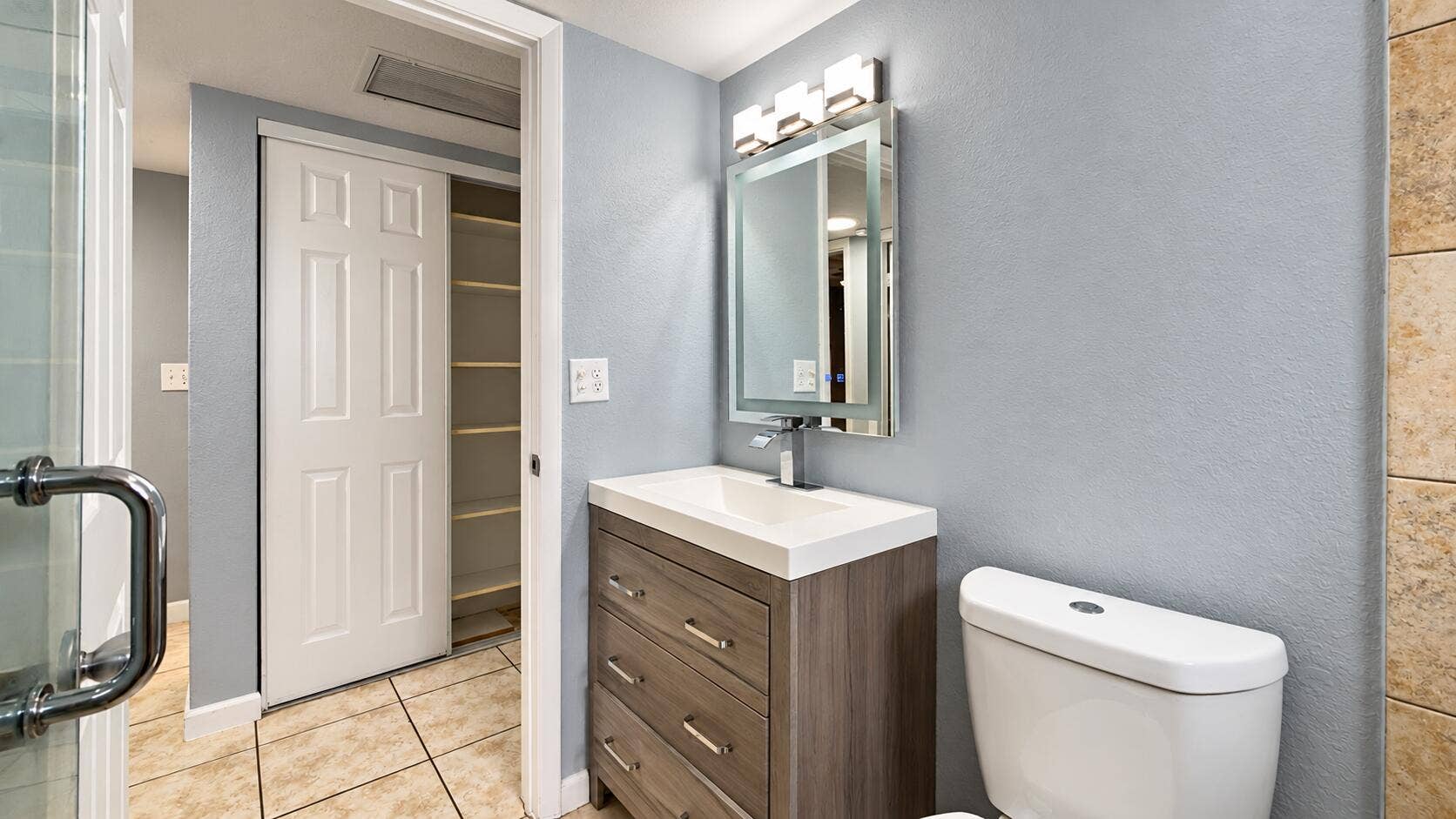 2000 SPRINGDALE Boulevard, #201, Palm Springs, Palm Springs, FL 33461 82E9F154-063E-4188-8EE3-EE9F93AE3958