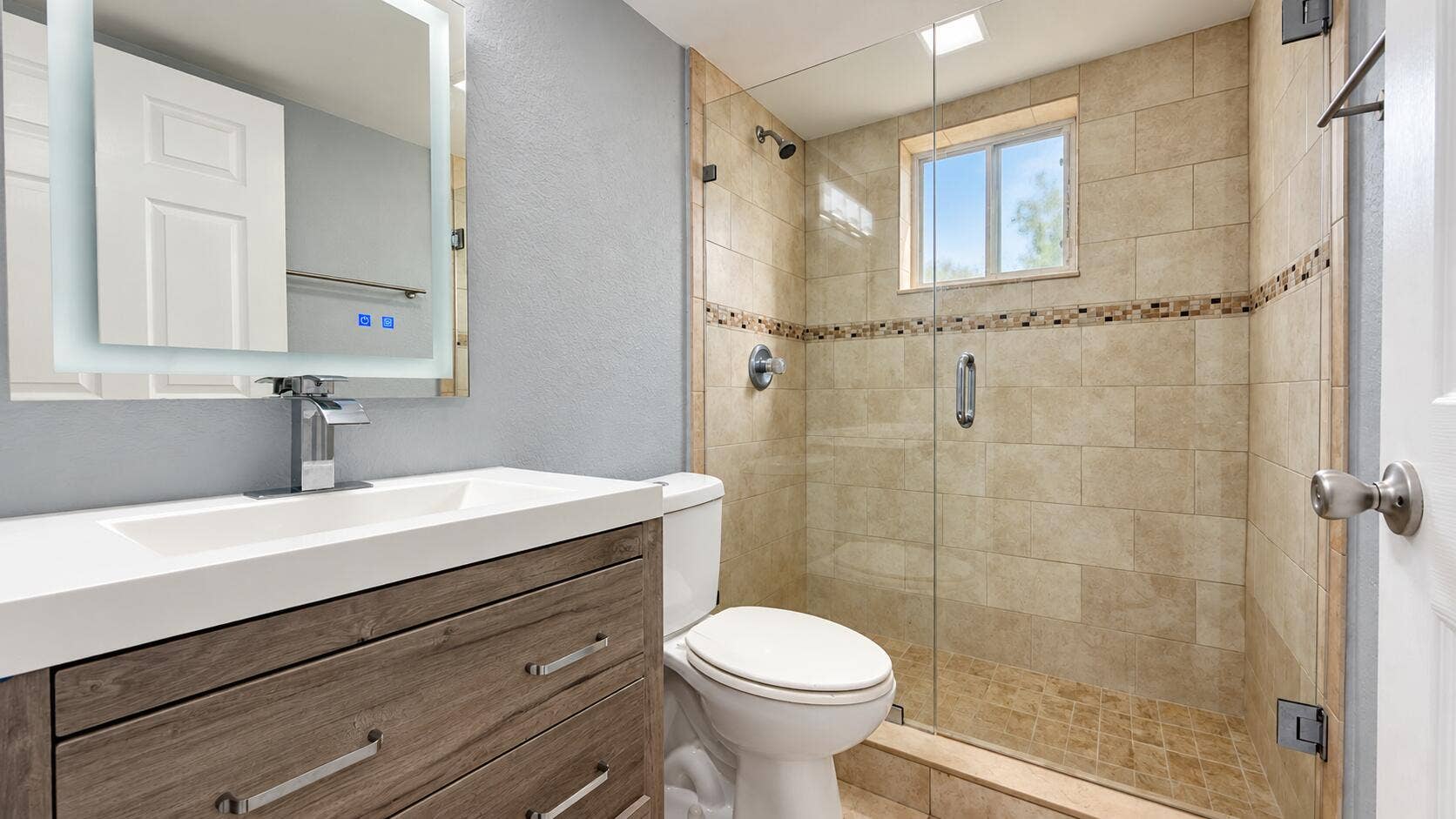 2000 SPRINGDALE Boulevard, #201, Palm Springs, Palm Springs, FL 33461 037E8FD5-F2C3-4766-8604-26473BCBF116