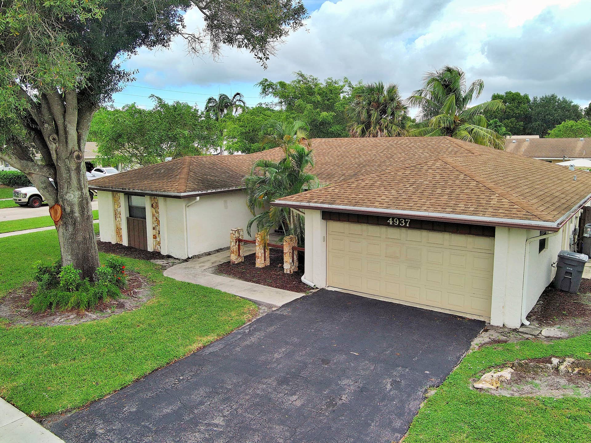 4937 Willow Drive, Boca Raton, FL 33487 Exterio Front - 2 Car Garage