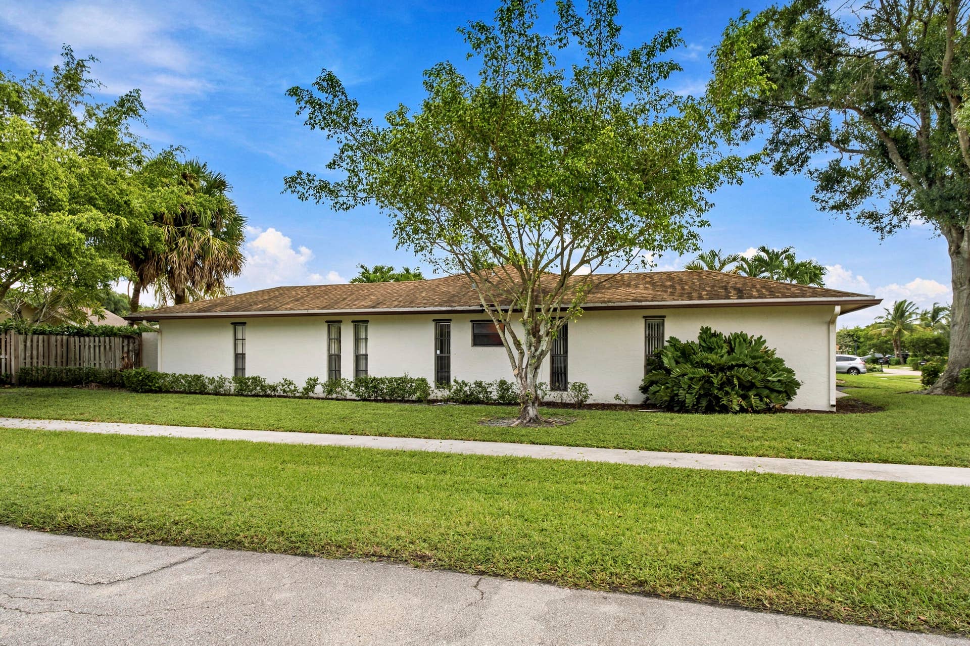 4937 Willow Drive, Boca Raton, FL 33487 Side Exterior