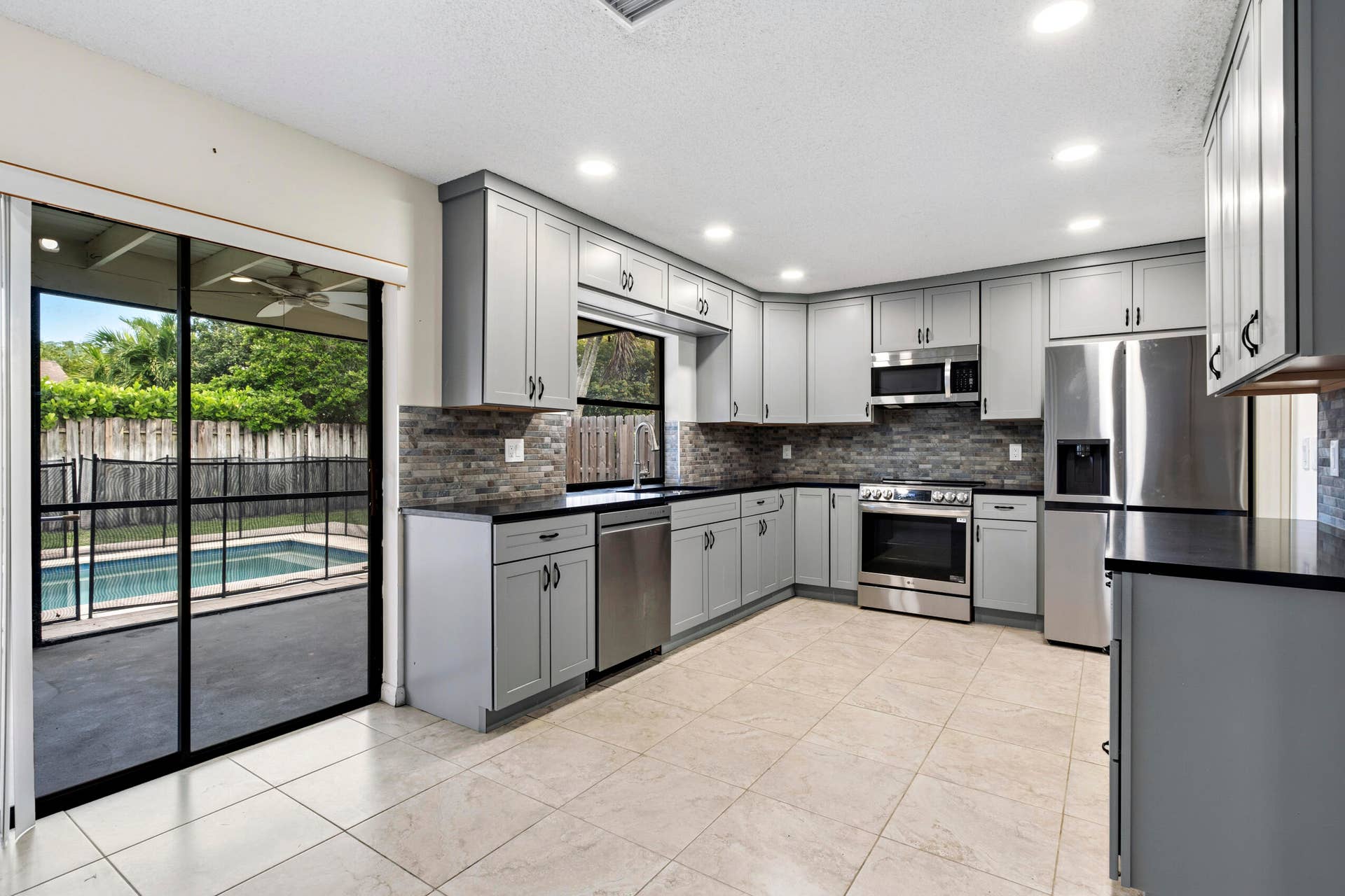 4937 Willow Drive, Boca Raton, FL 33487 Newer Granite Kitchen