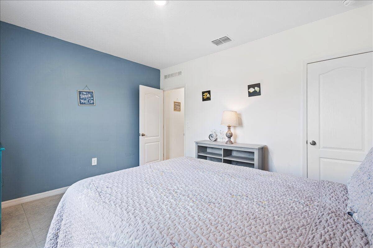 25-Bedroom