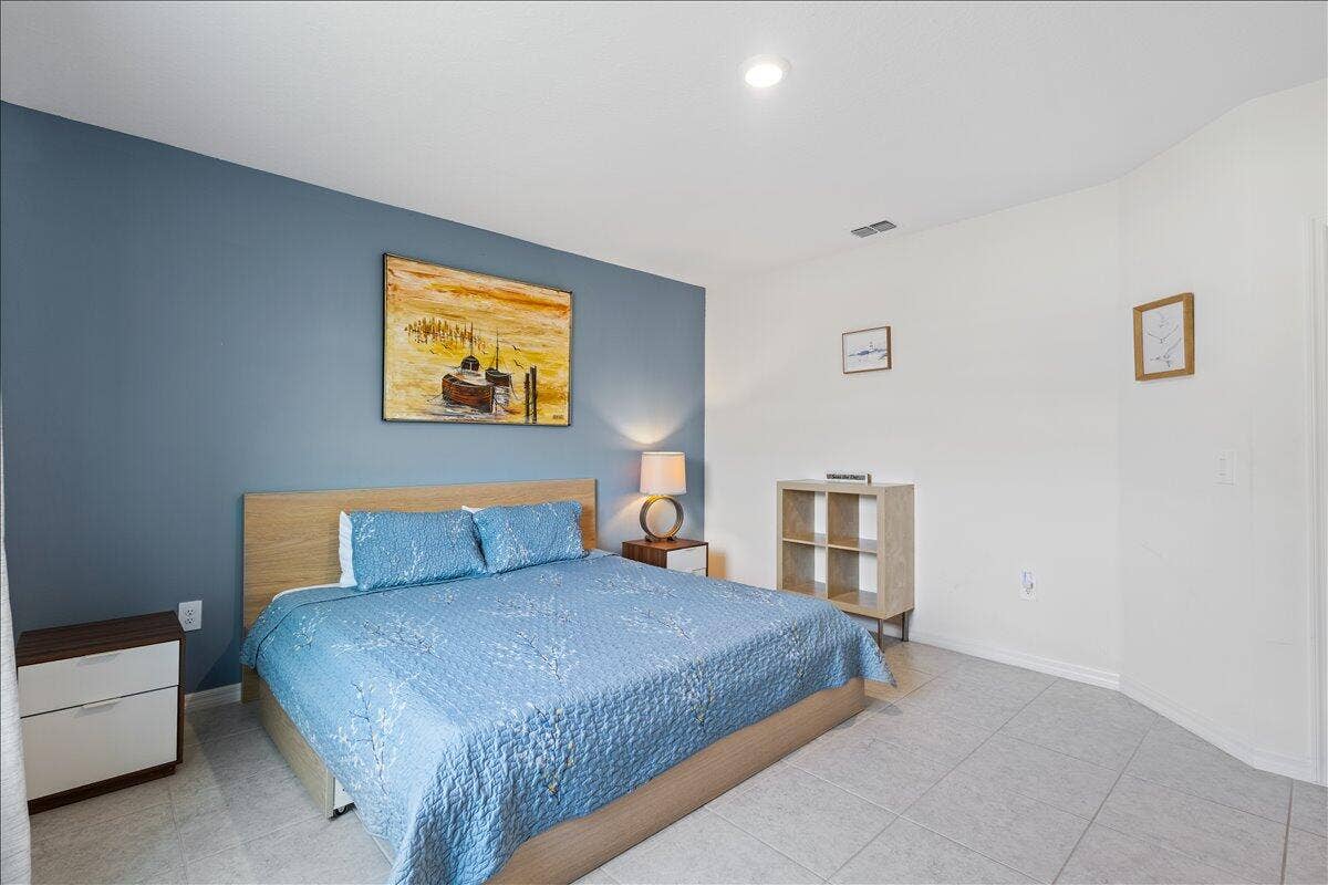 17-Bedroom