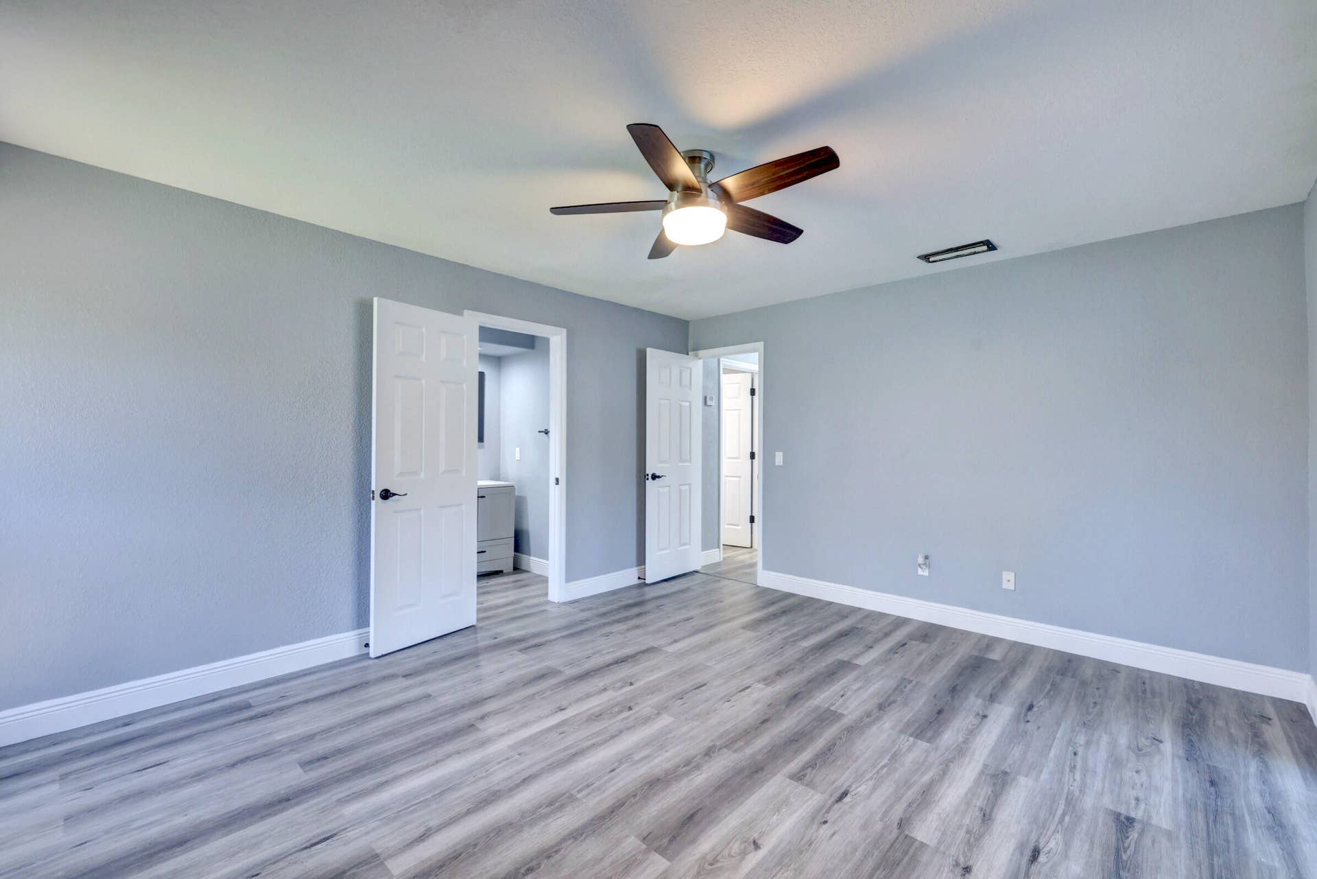 325 SE WALLACE Terrace, Port St Lucie, FL 34983 15_632a9025_6_7_8_9