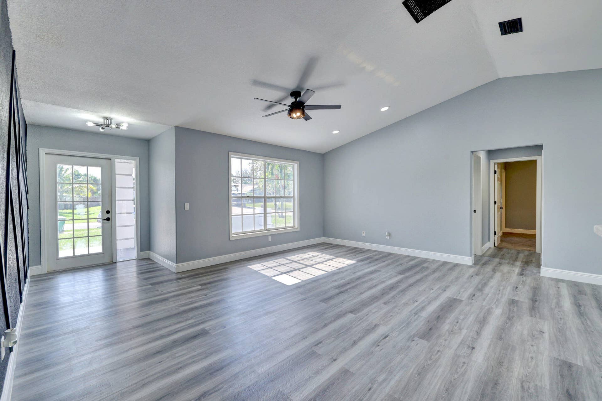 325 SE WALLACE Terrace, Port St Lucie, FL 34983 06_632a8980_1_2_3_4