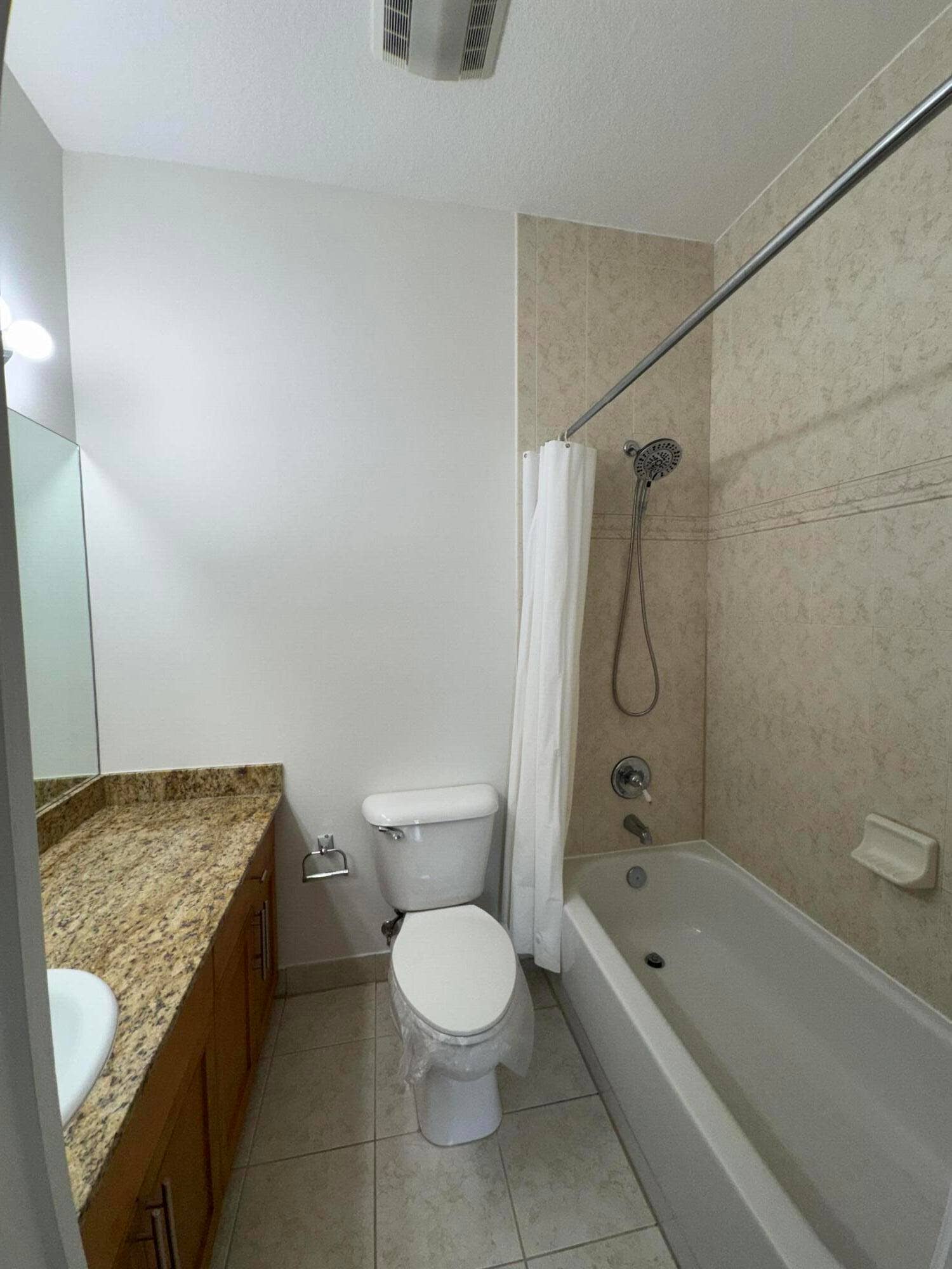 902 S Federal Highway, #3, Lake Worth Beach, Lake Worth Beach, FL 33460 2nd bath