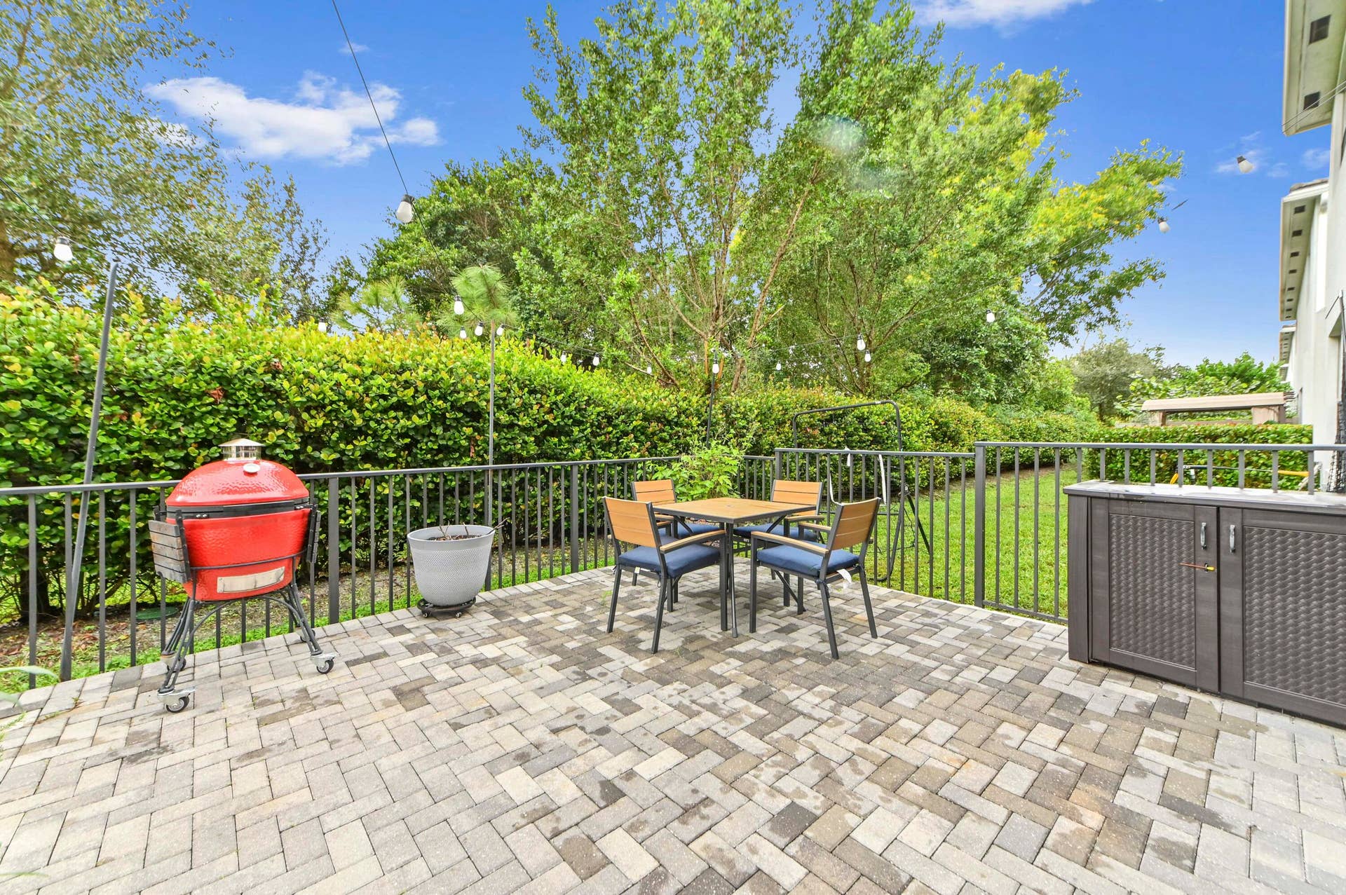 8728 Corvus Drive, Lake Worth, FL 33467 Fully fenced yard back to County Easement for added privacy