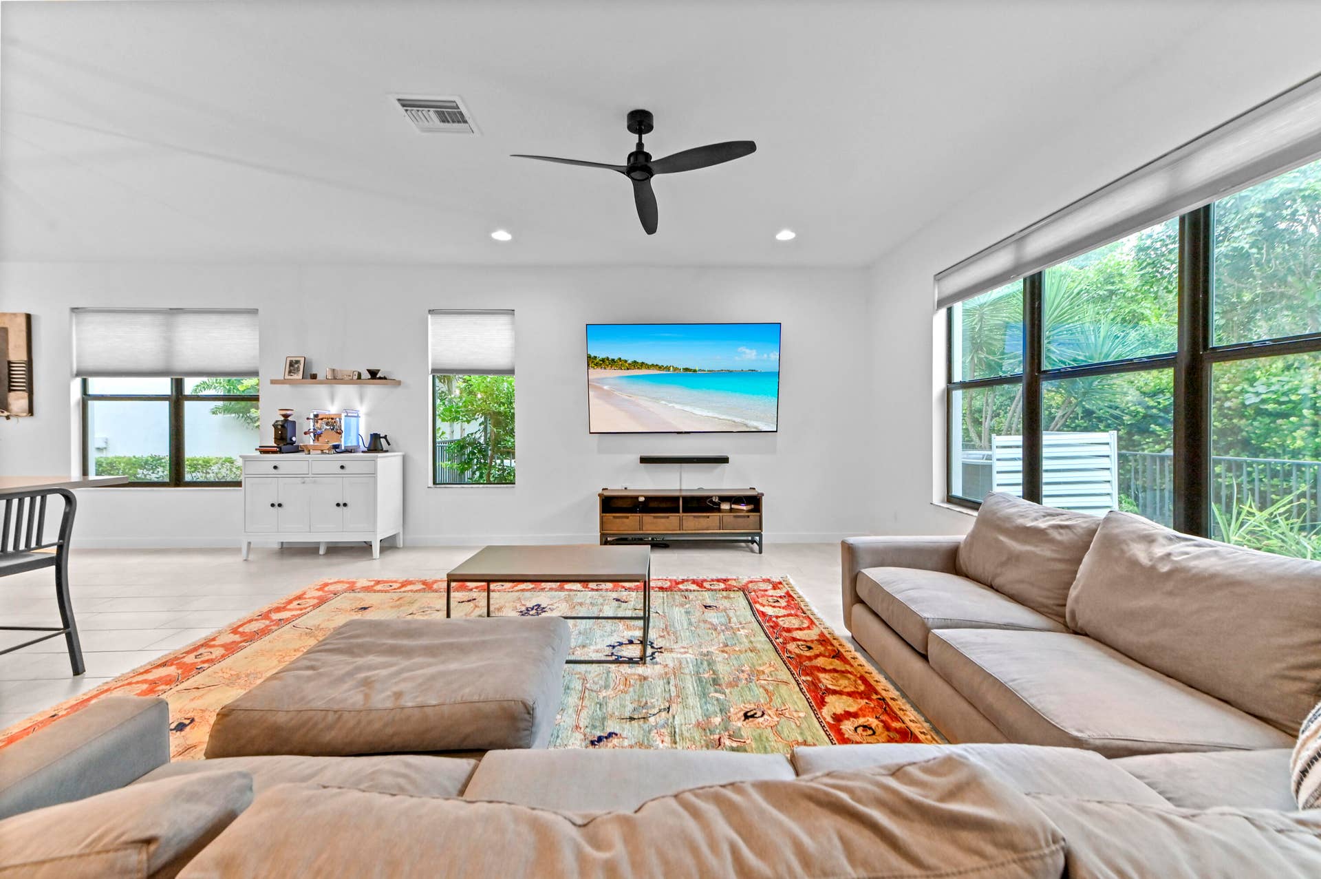 8728 Corvus Drive, Lake Worth, FL 33467 Light and Bright Living Room