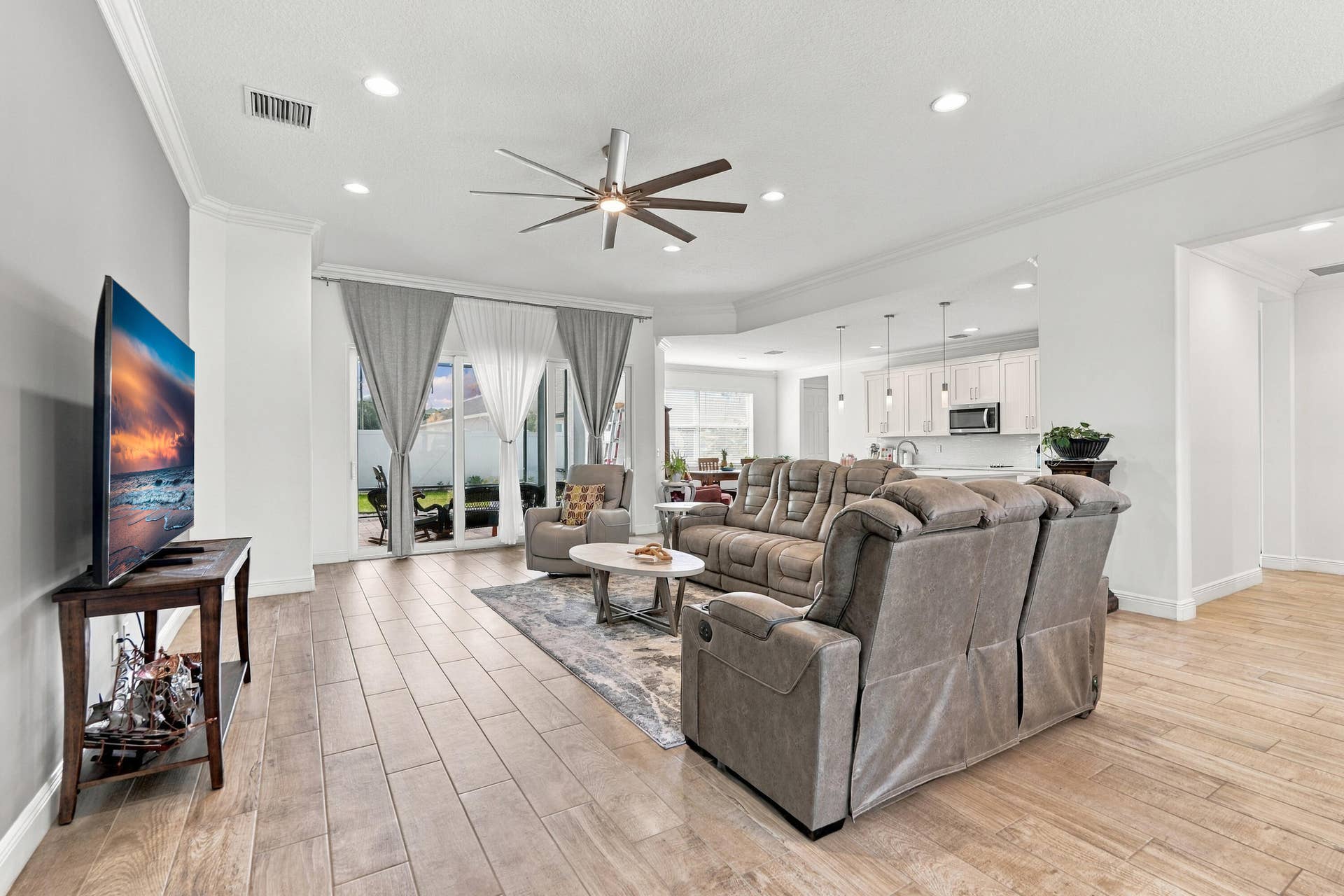6020 NW Winfield Drive, Port St Lucie, FL 34986 10-IMG00070